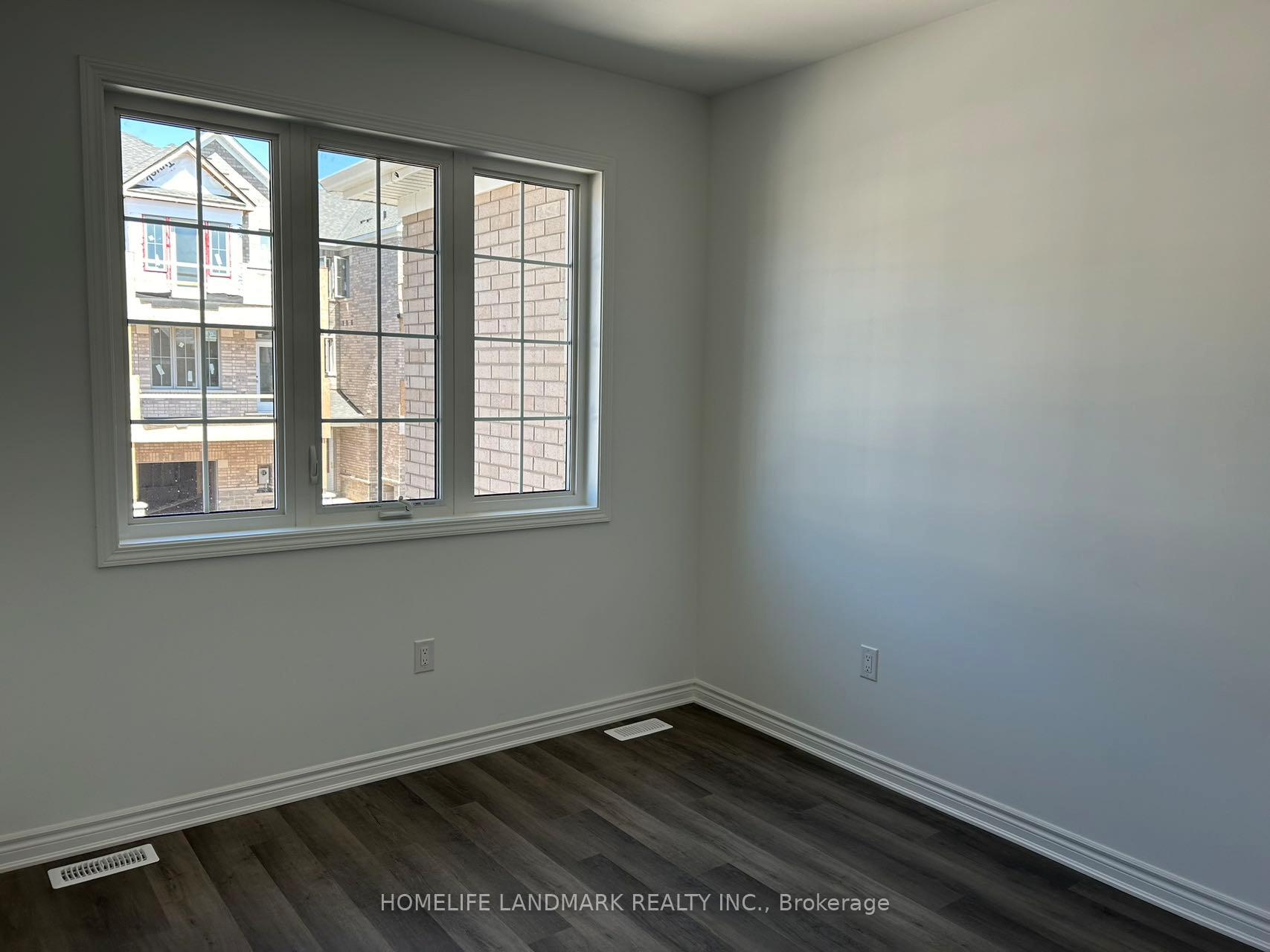 Photo 6 of 1836 Thames Circle, Milton, Bowes — HOMEH