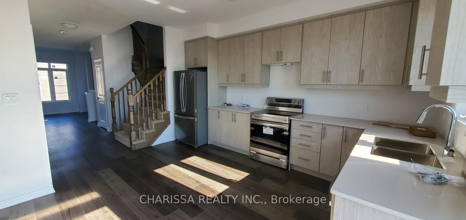Photo 3 of Unit 48, 61 Soho Street, Hamilton, Stoney Creek — HOMEH
