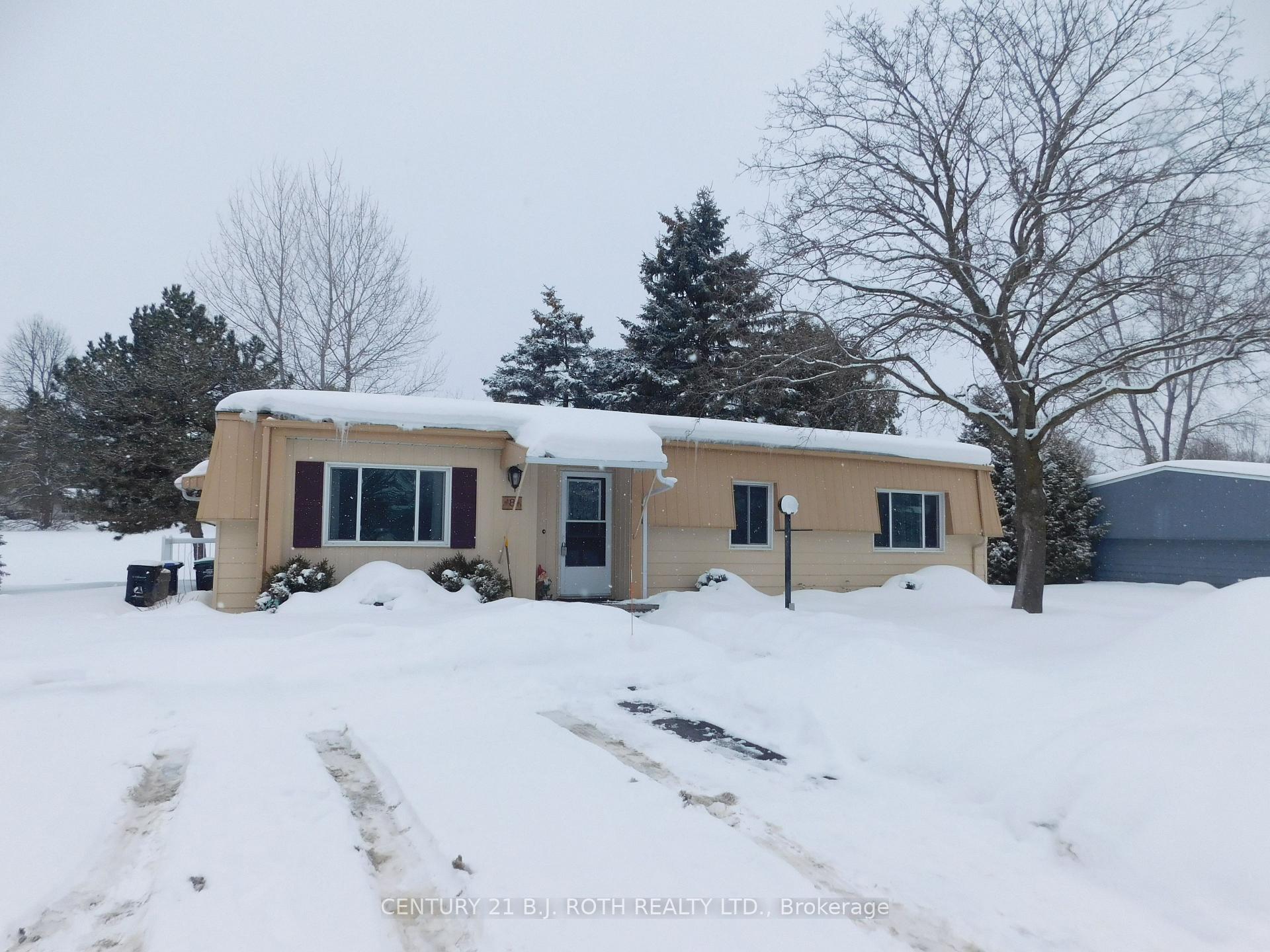 Photo 1 of 8 Norris Arm, Innisfil, Rural Innisfil — HOMEH