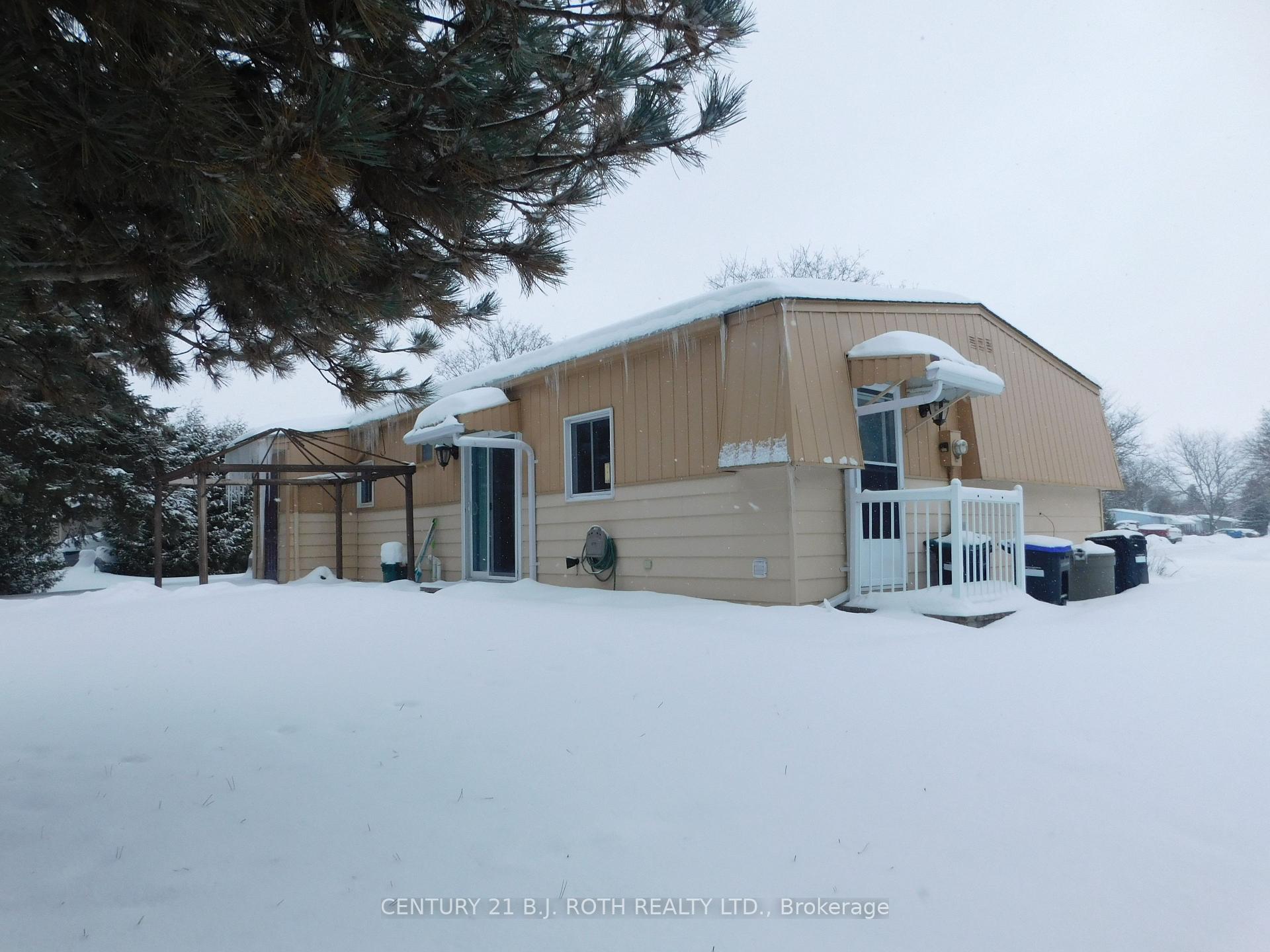 Photo 6 of 8 Norris Arm, Innisfil, Rural Innisfil — HOMEH