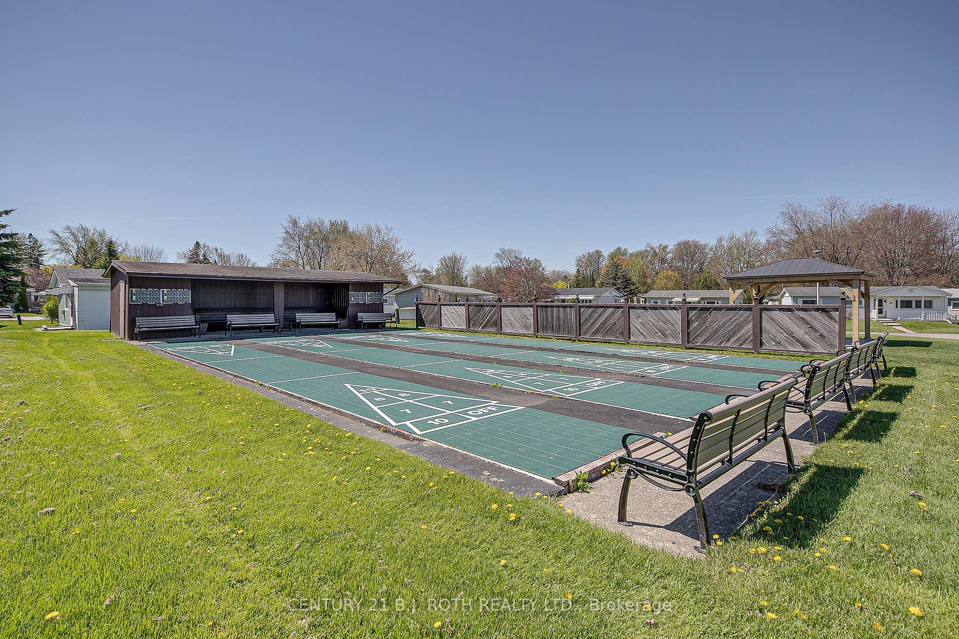 Photo 38 of 8 Norris Arm, Innisfil, Rural Innisfil — HOMEH