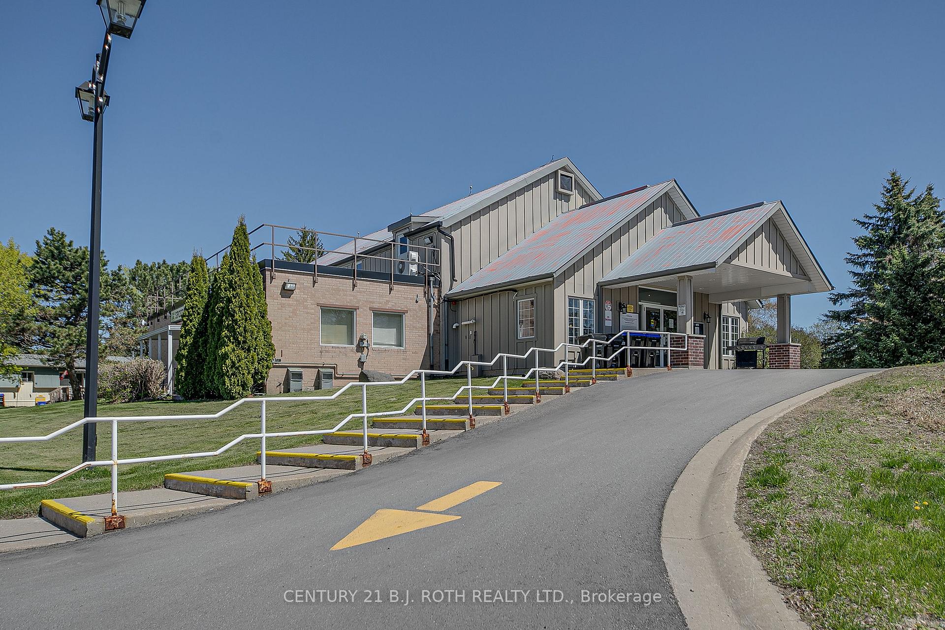 Photo 40 of 8 Norris Arm, Innisfil, Rural Innisfil — HOMEH