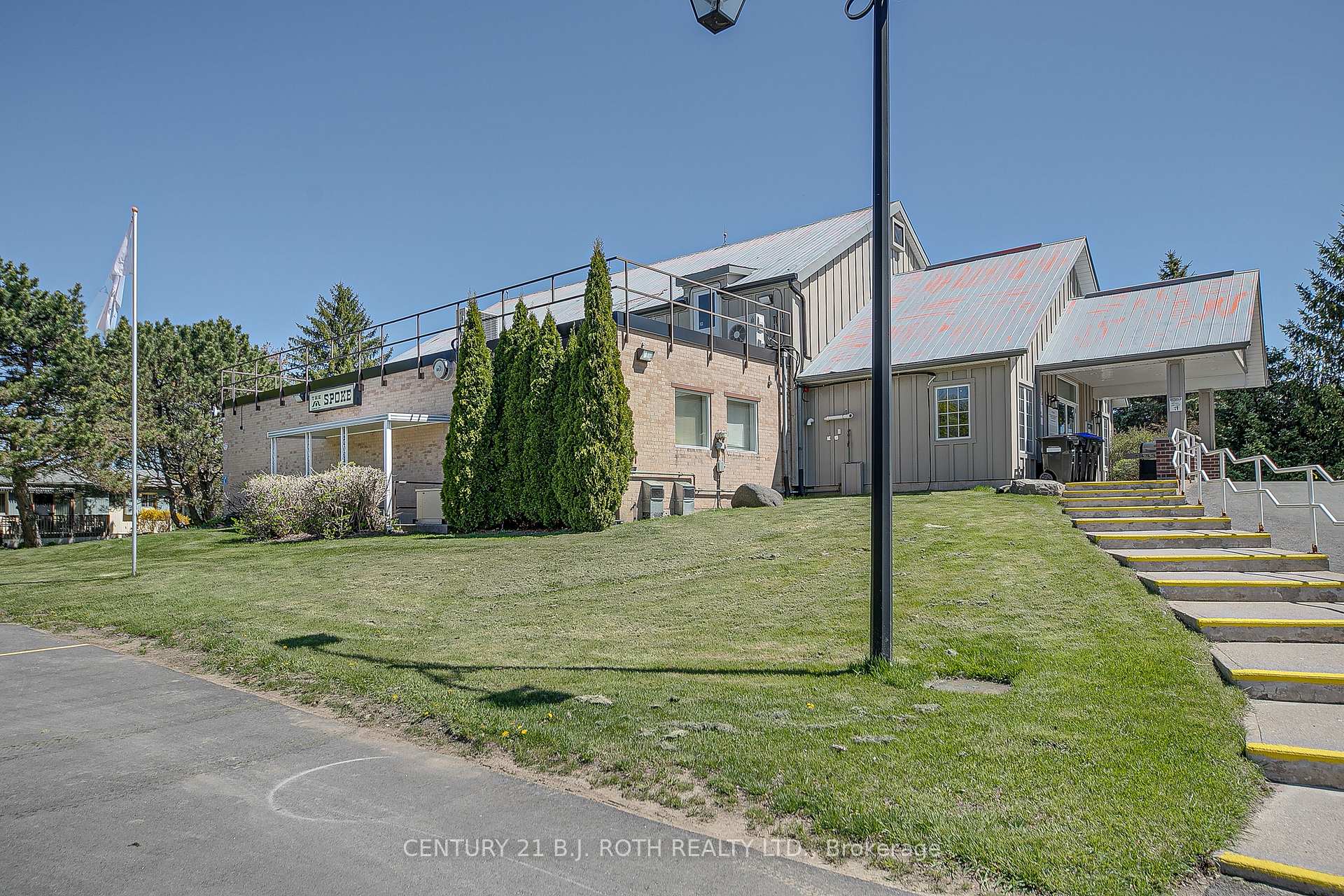 Photo 41 of 8 Norris Arm, Innisfil, Rural Innisfil — HOMEH