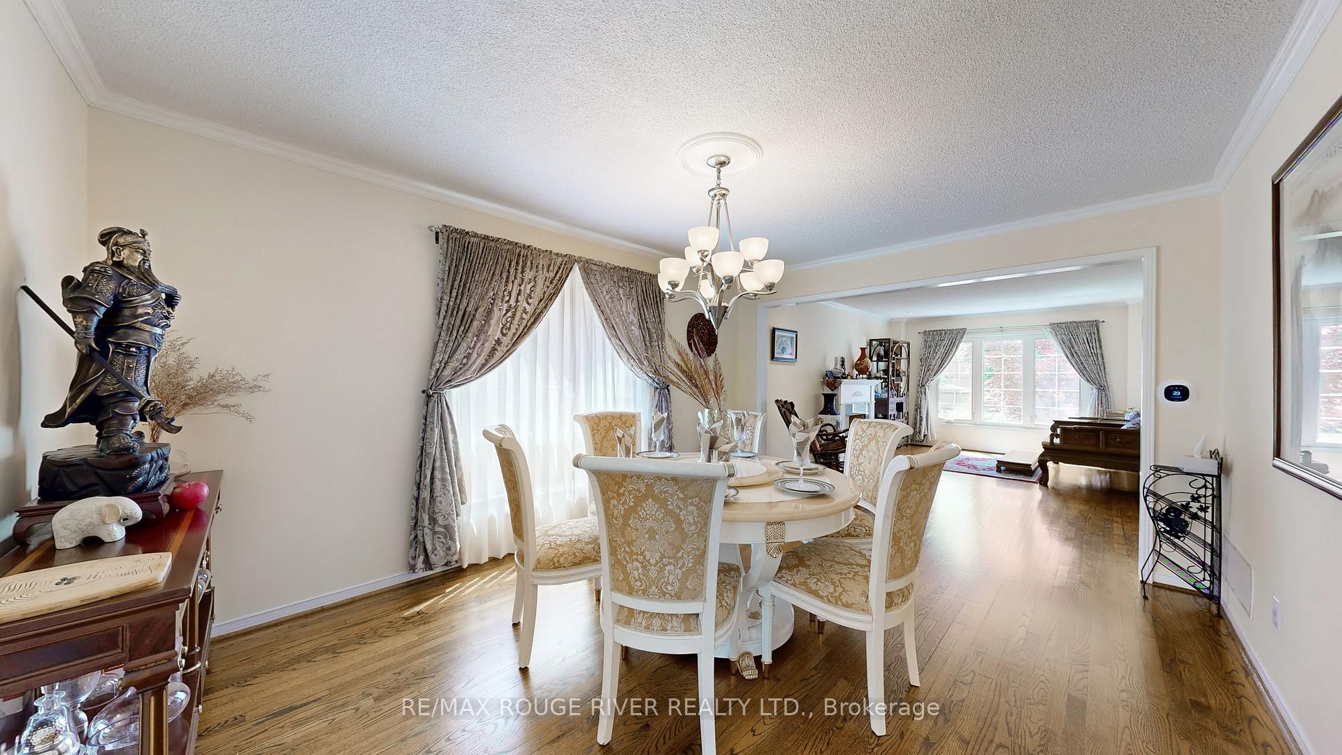 Photo 13 of 8 Lismer Court, Markham, Unionville — HOMEH