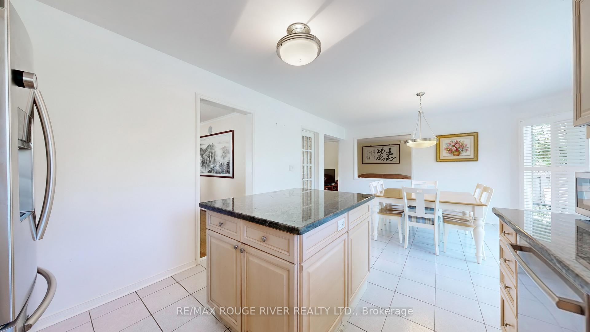Photo 18 of 8 Lismer Court, Markham, Unionville — HOMEH