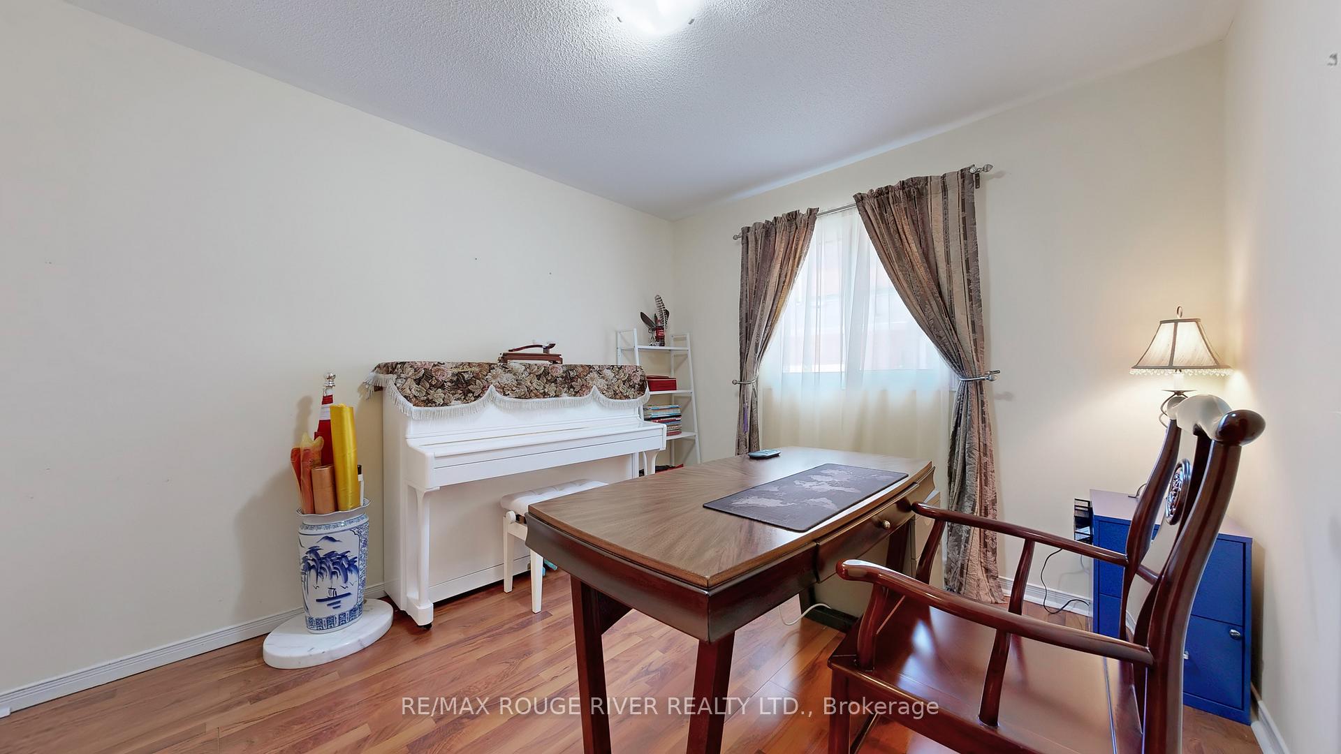Photo 21 of 8 Lismer Court, Markham, Unionville — HOMEH