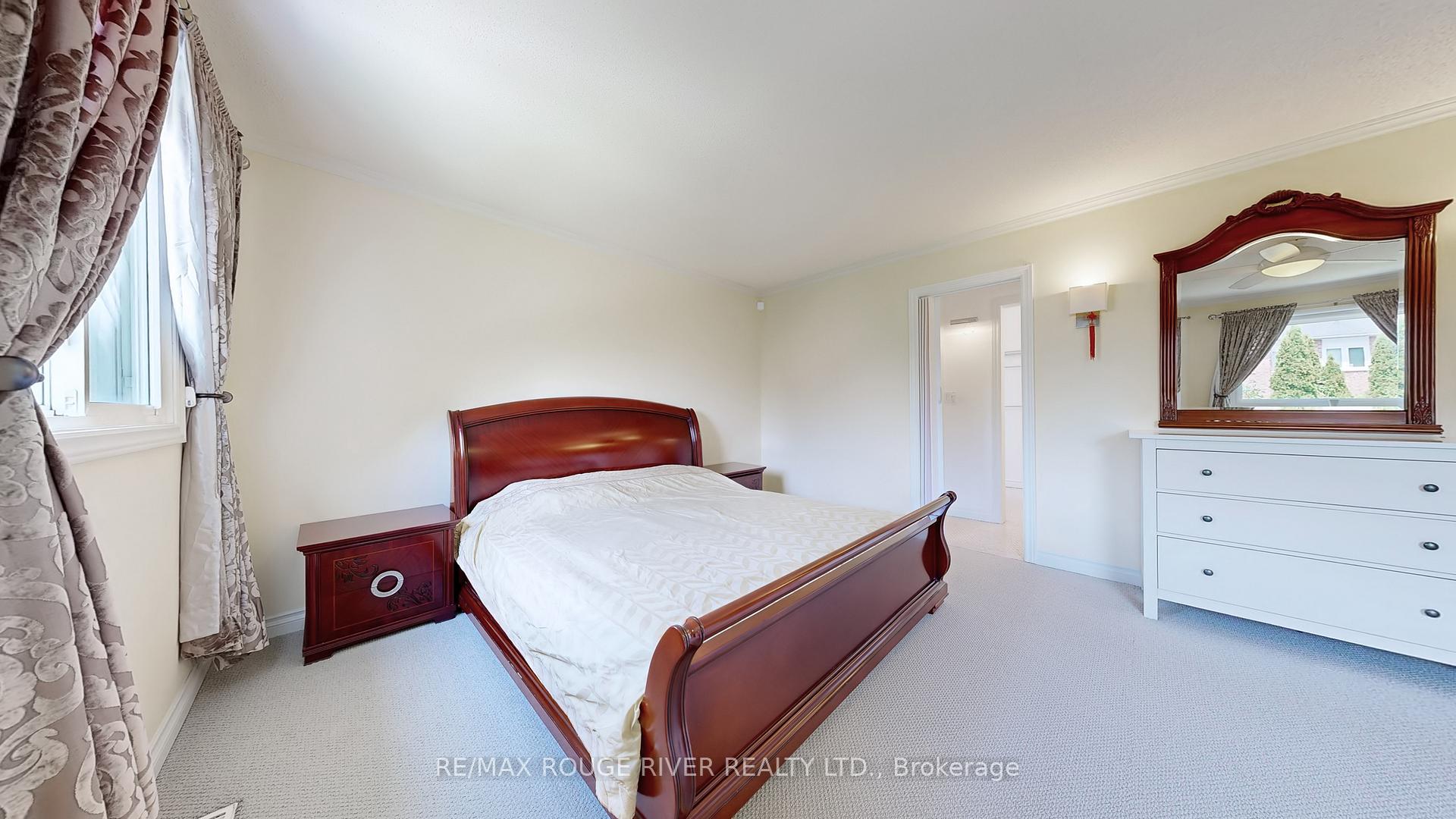 Photo 24 of 8 Lismer Court, Markham, Unionville — HOMEH