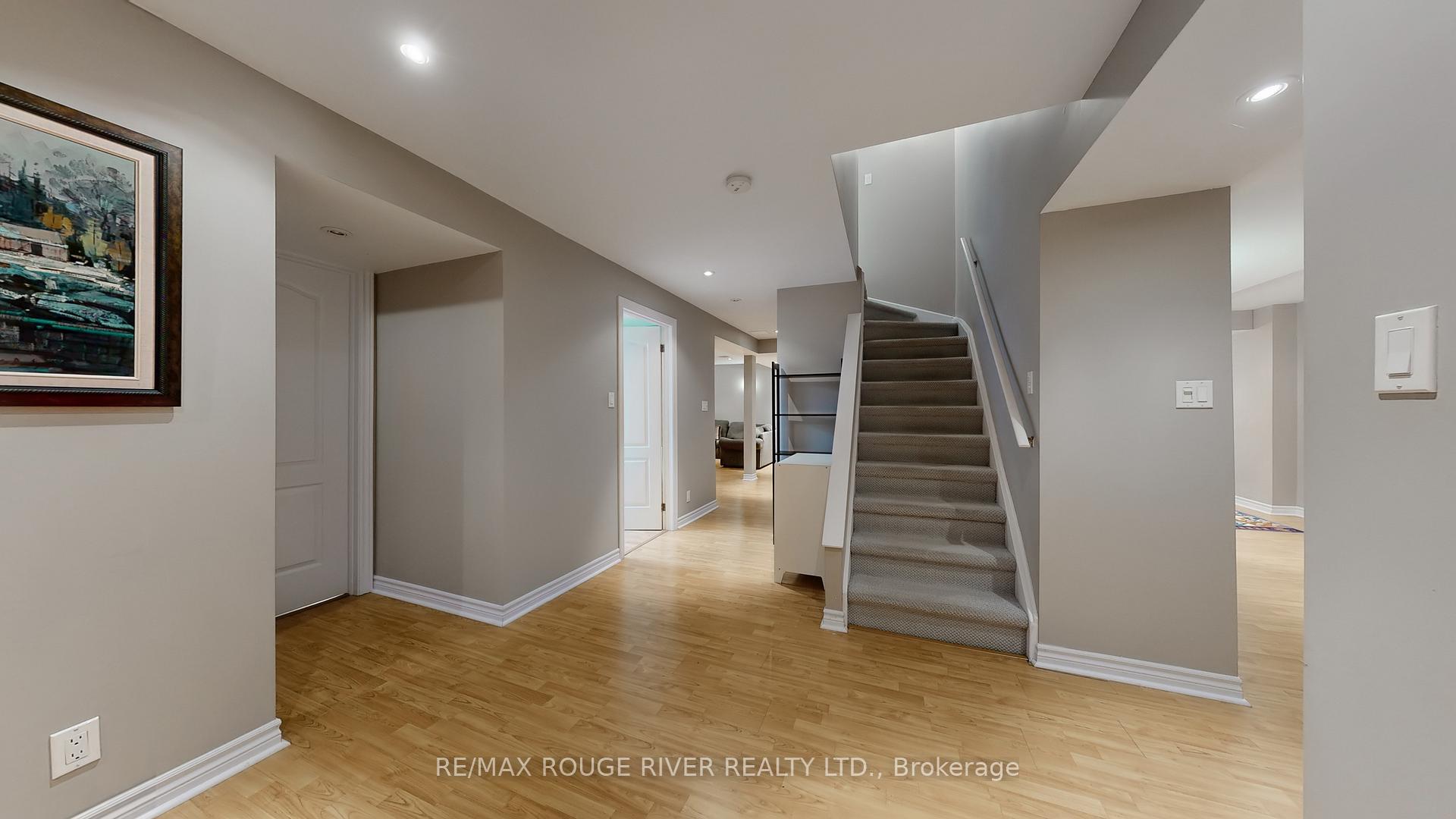 Photo 36 of 8 Lismer Court, Markham, Unionville — HOMEH