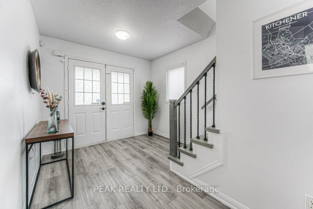 Photo 23 of 583 Windflower Crescent, Kitchener — HOMEH