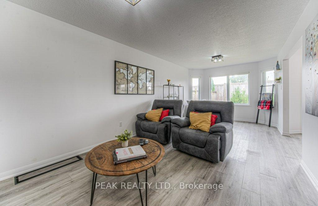Photo 31 of 583 Windflower Crescent, Kitchener — HOMEH