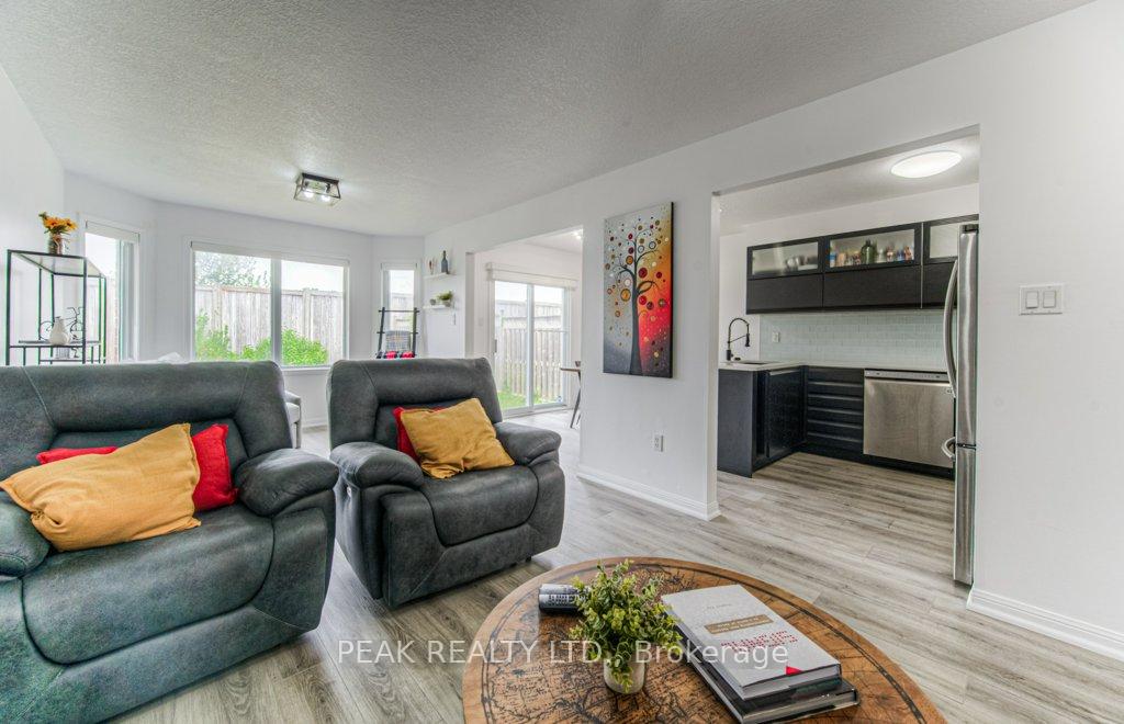 Photo 32 of 583 Windflower Crescent, Kitchener — HOMEH