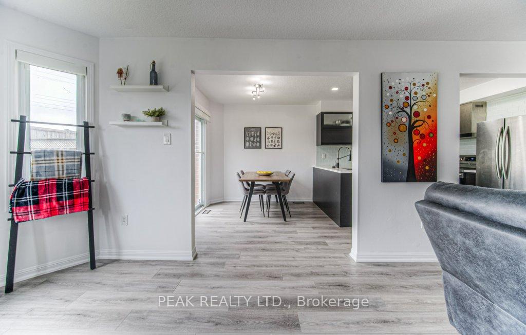 Photo 36 of 583 Windflower Crescent, Kitchener — HOMEH