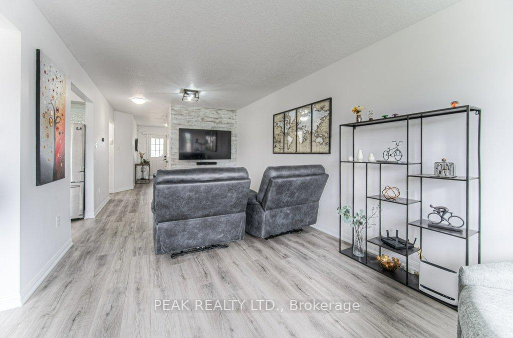 Photo 37 of 583 Windflower Crescent, Kitchener — HOMEH