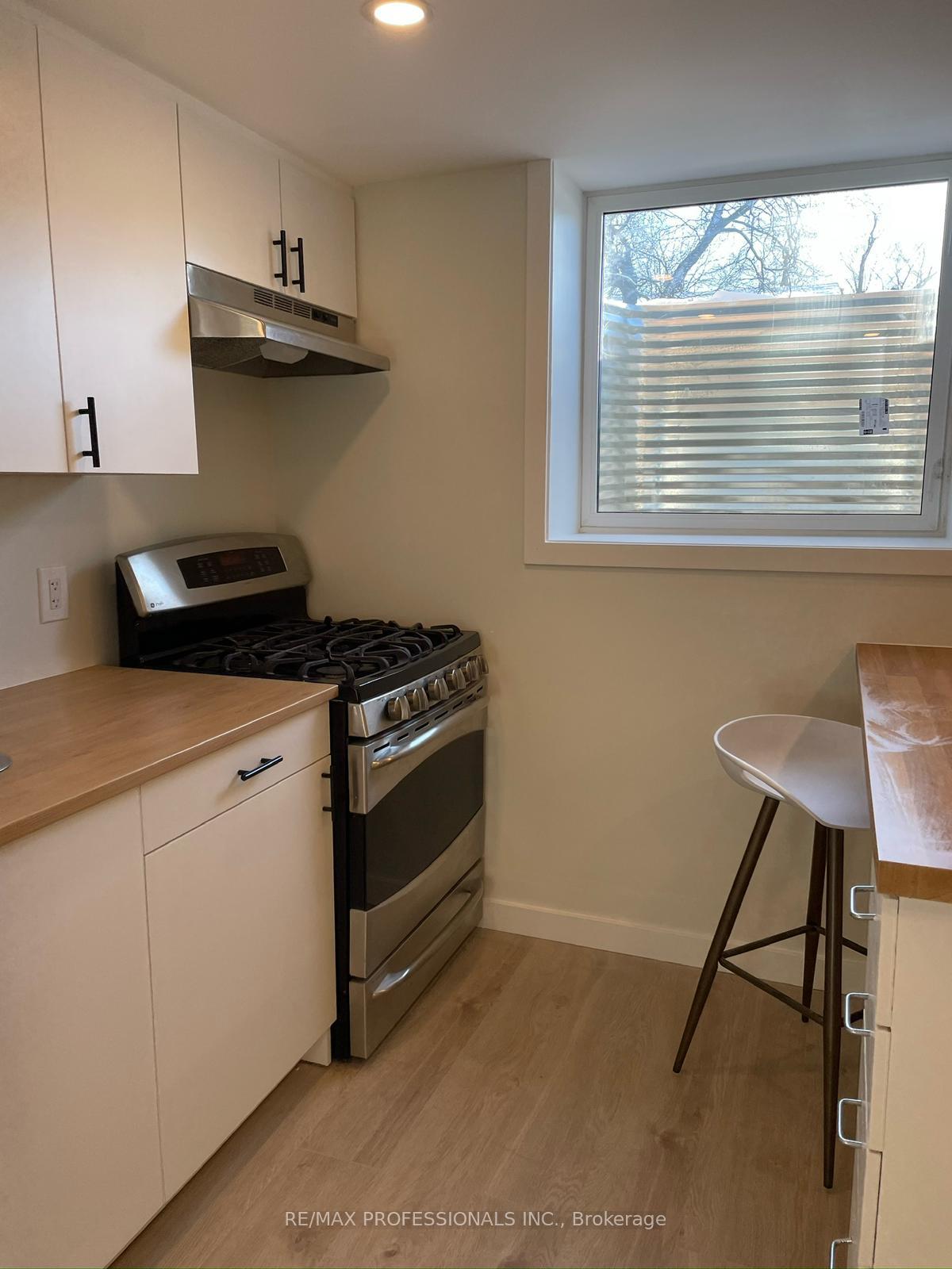 Photo 4 of Unit Lower Level, 17 Seeley Avenue, Hamilton, Burkholme — HOMEH