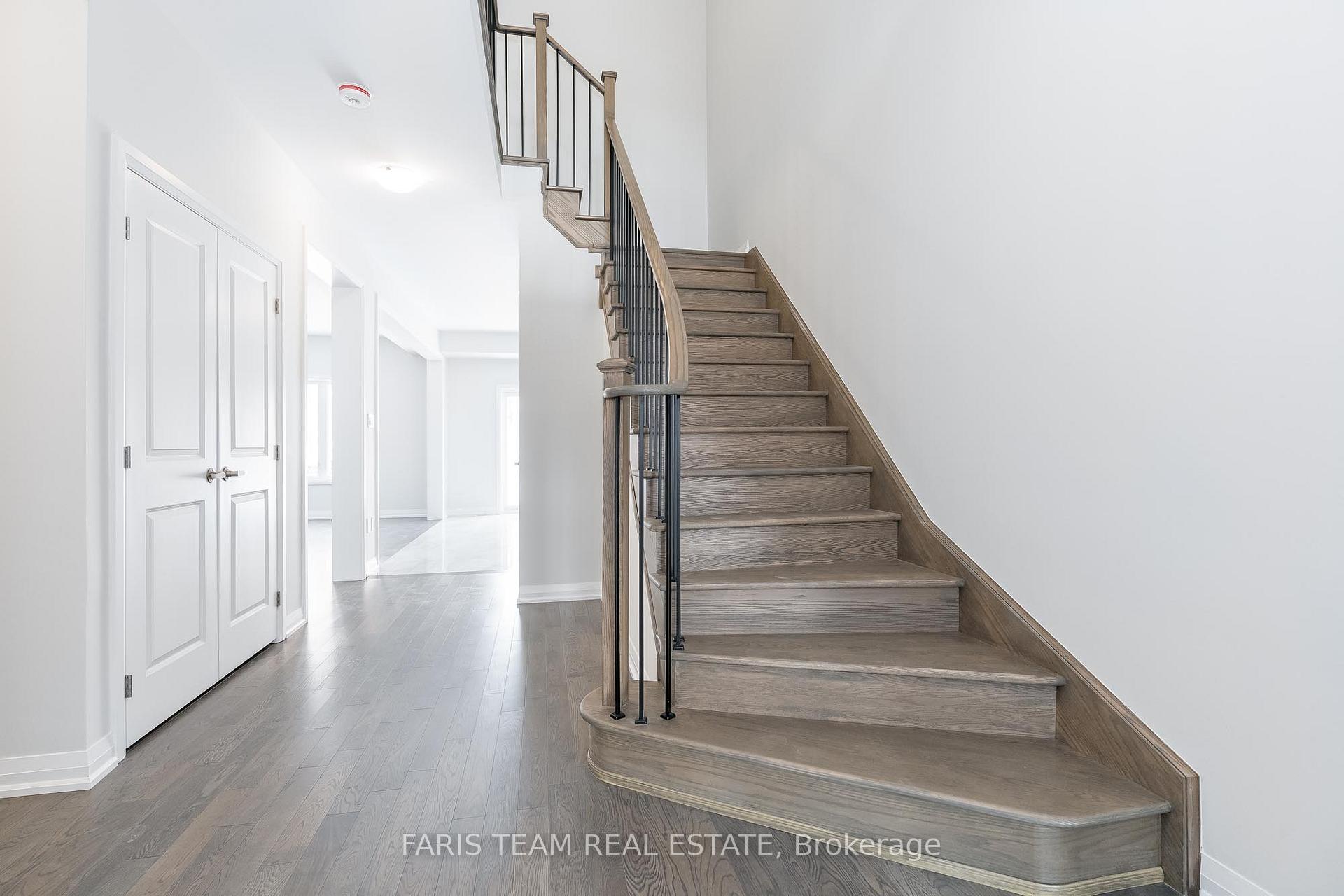 Photo 3 of 1394 Stovell Crescent, Innisfil, Lefroy — HOMEH