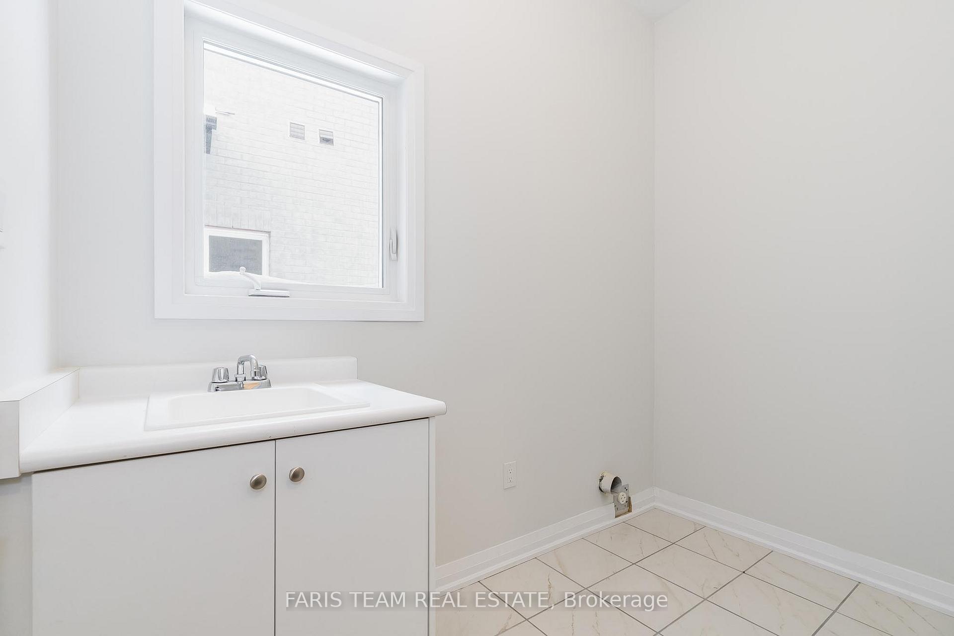 Photo 13 of 1394 Stovell Crescent, Innisfil, Lefroy — HOMEH