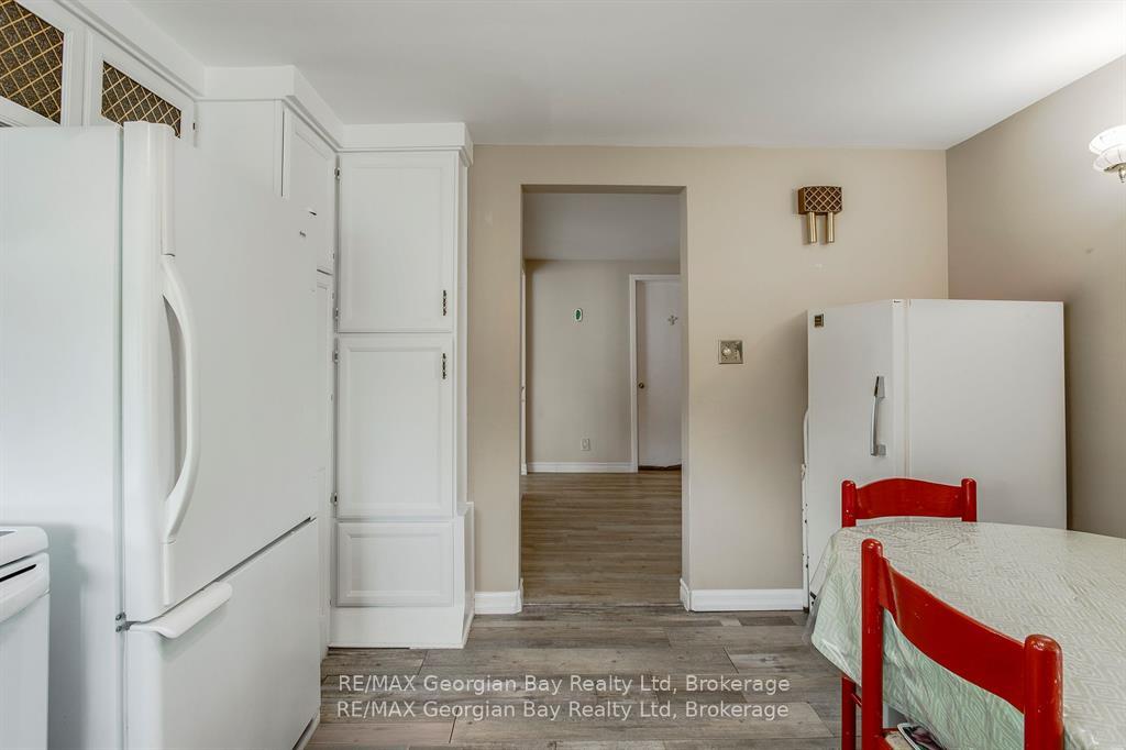Photo 10 of 586 Dominion Avenue, Midland — HOMEH
