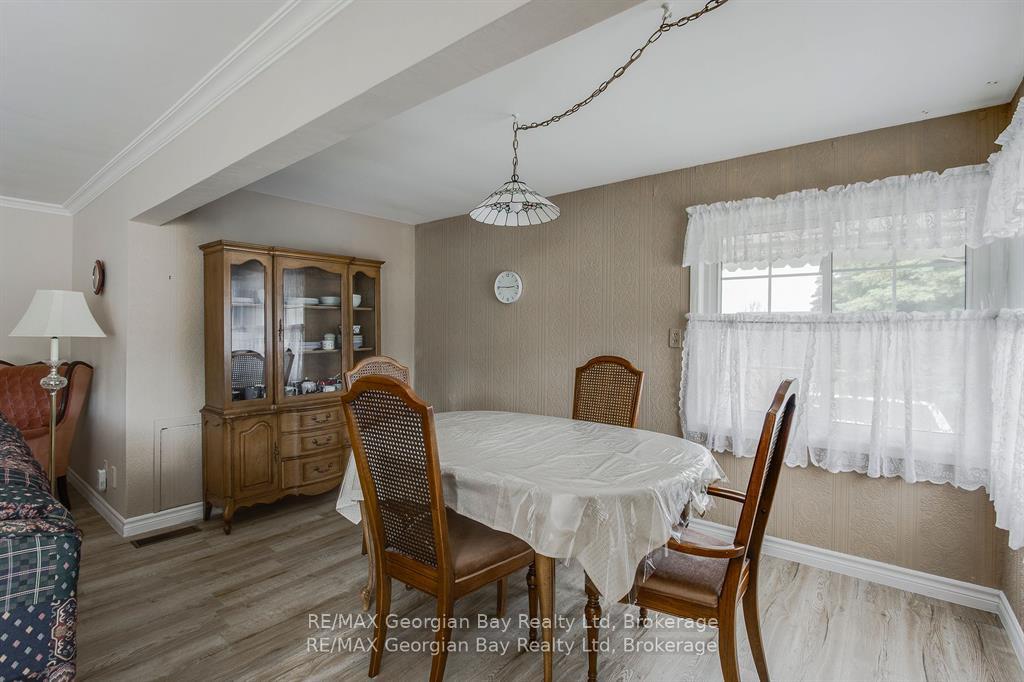 Photo 11 of 586 Dominion Avenue, Midland — HOMEH
