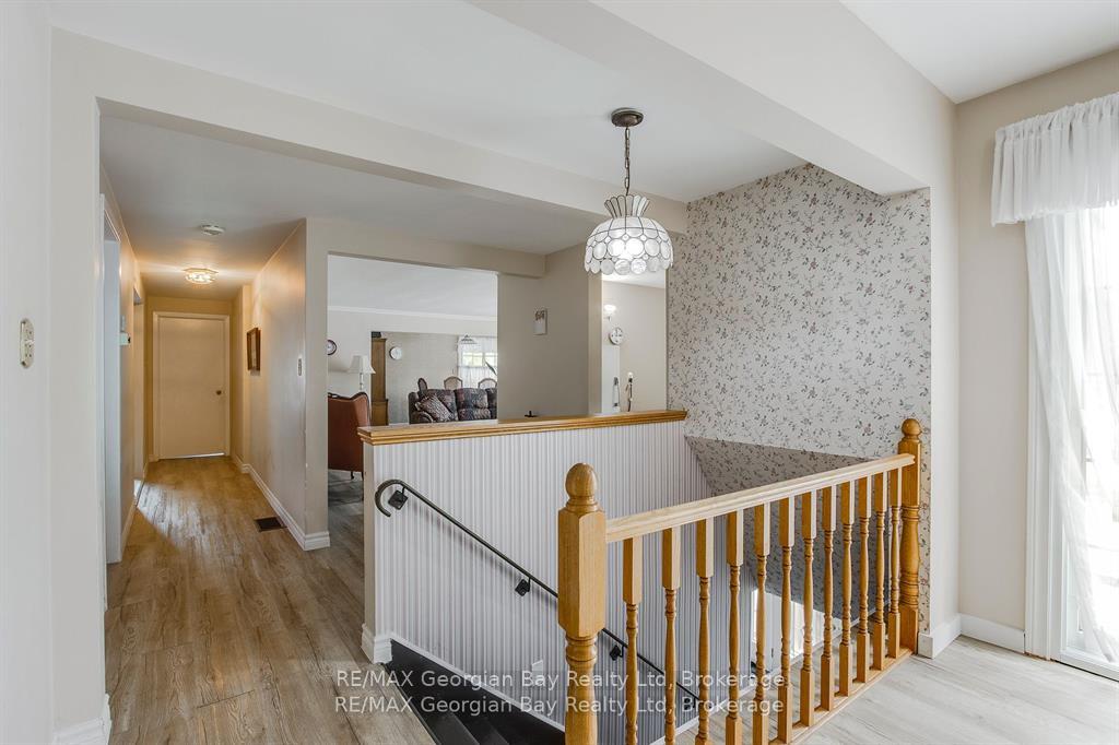 Photo 15 of 586 Dominion Avenue, Midland — HOMEH