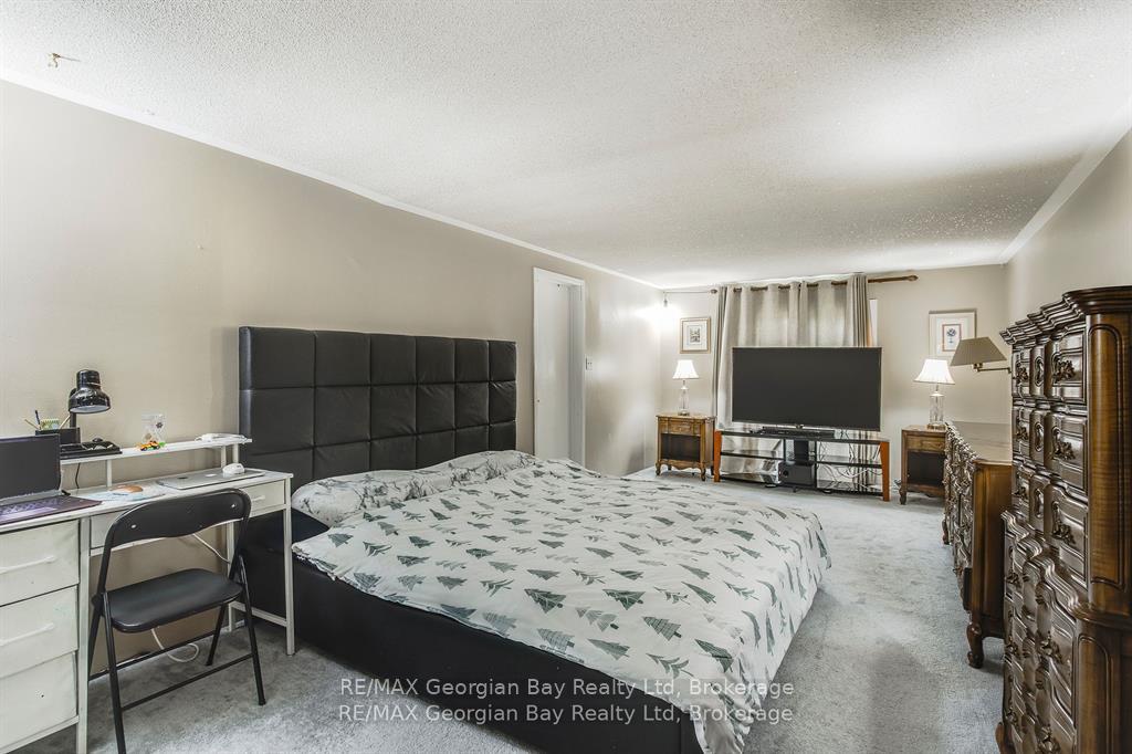 Photo 17 of 586 Dominion Avenue, Midland — HOMEH
