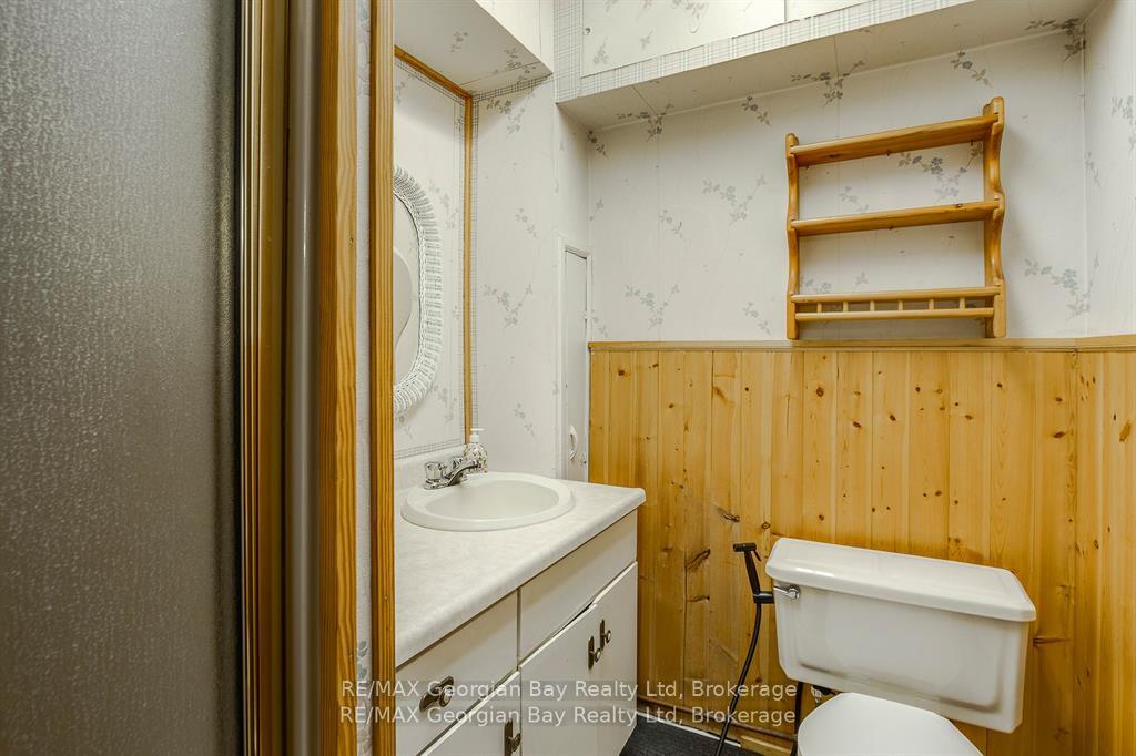 Photo 32 of 586 Dominion Avenue, Midland — HOMEH