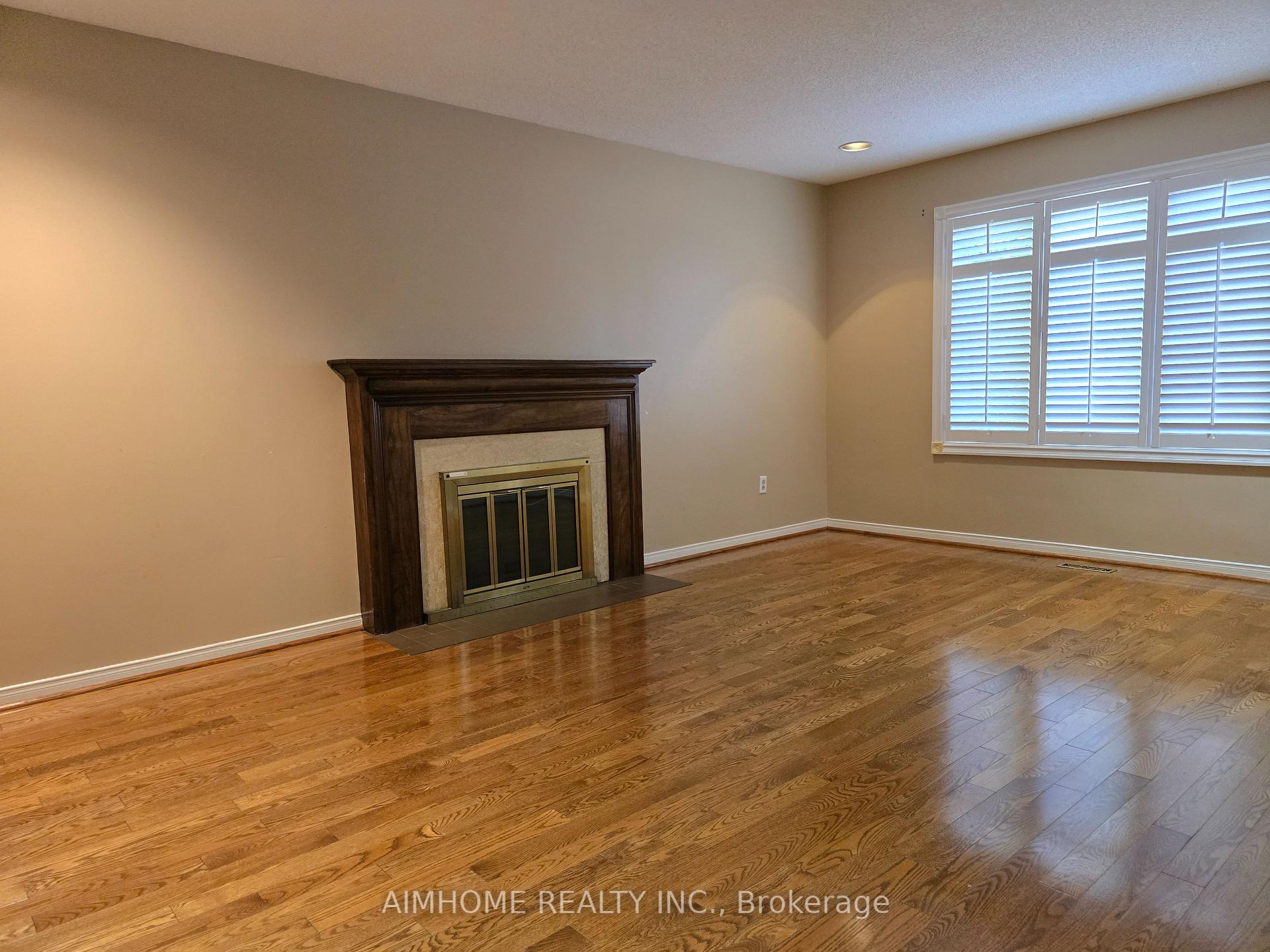 Photo 2 of 66 Montrose Crescent, Markham, Unionville — HOMEH