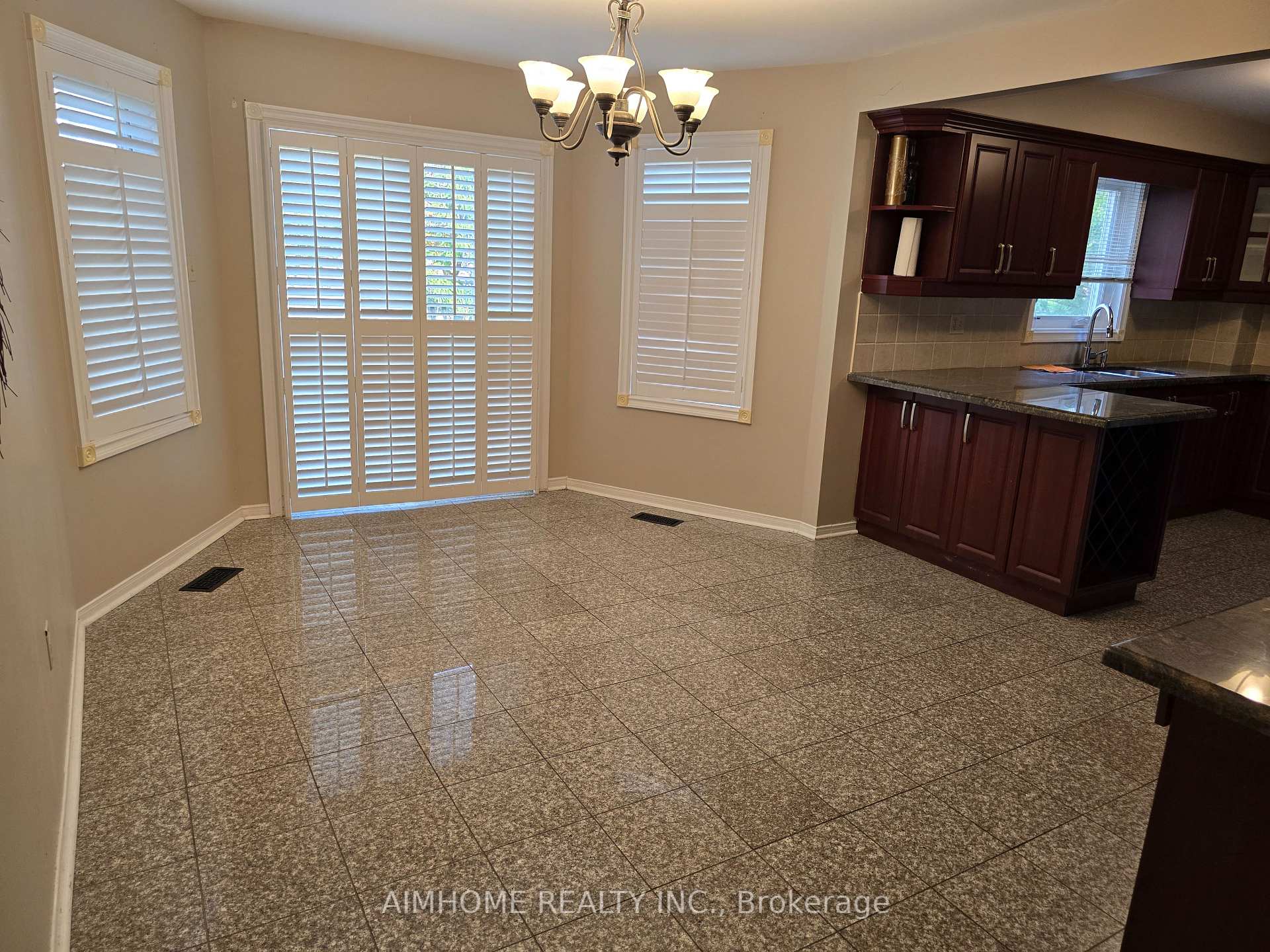 Photo 5 of 66 Montrose Crescent, Markham, Unionville — HOMEH