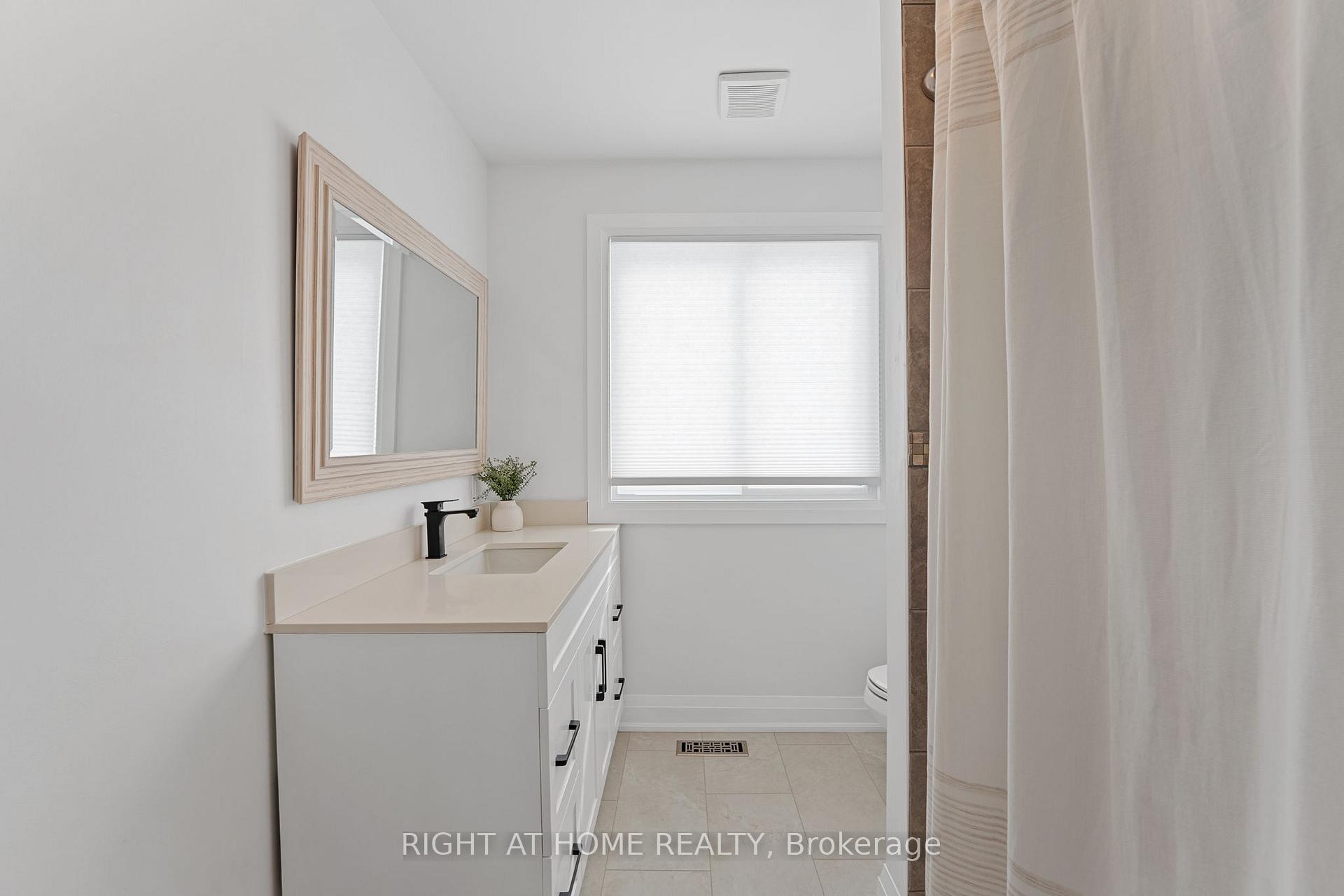 Photo 24 of 1020 Maclean Street, Innisfil, Alcona — HOMEH