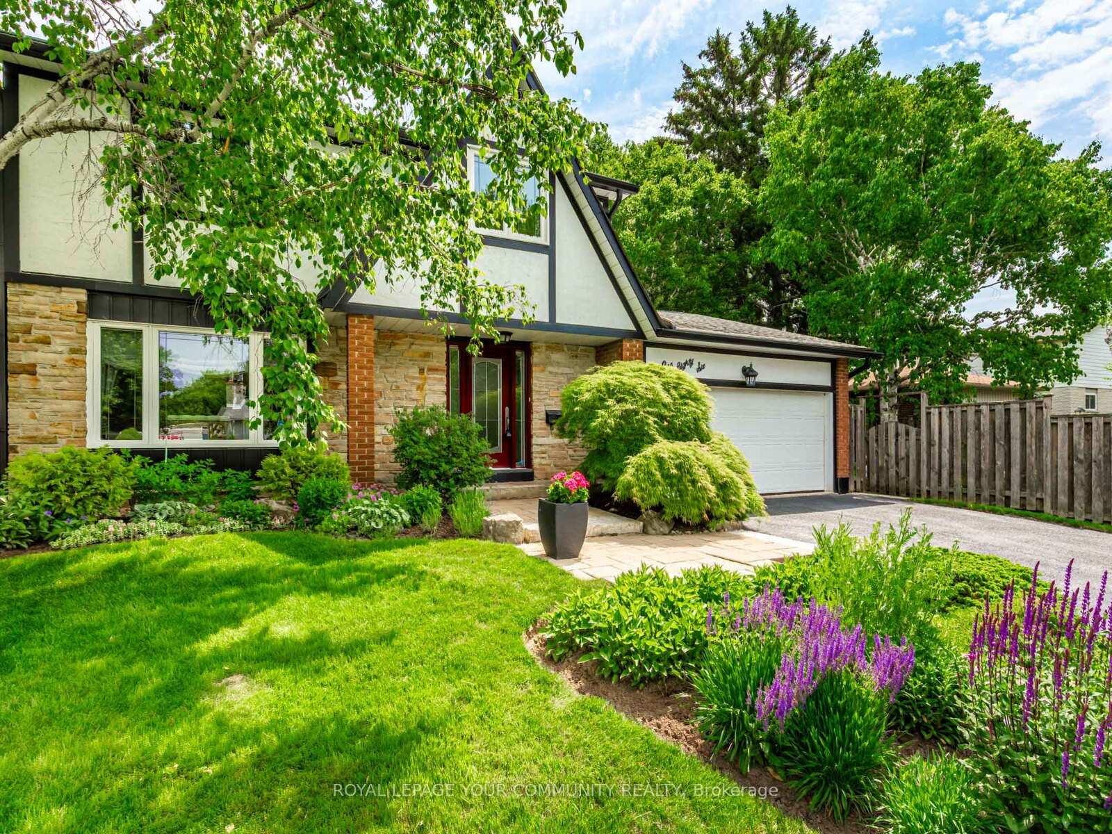 Photo 2 of 186 Romfield Circuit, Markham, Royal Orchard — HOMEH
