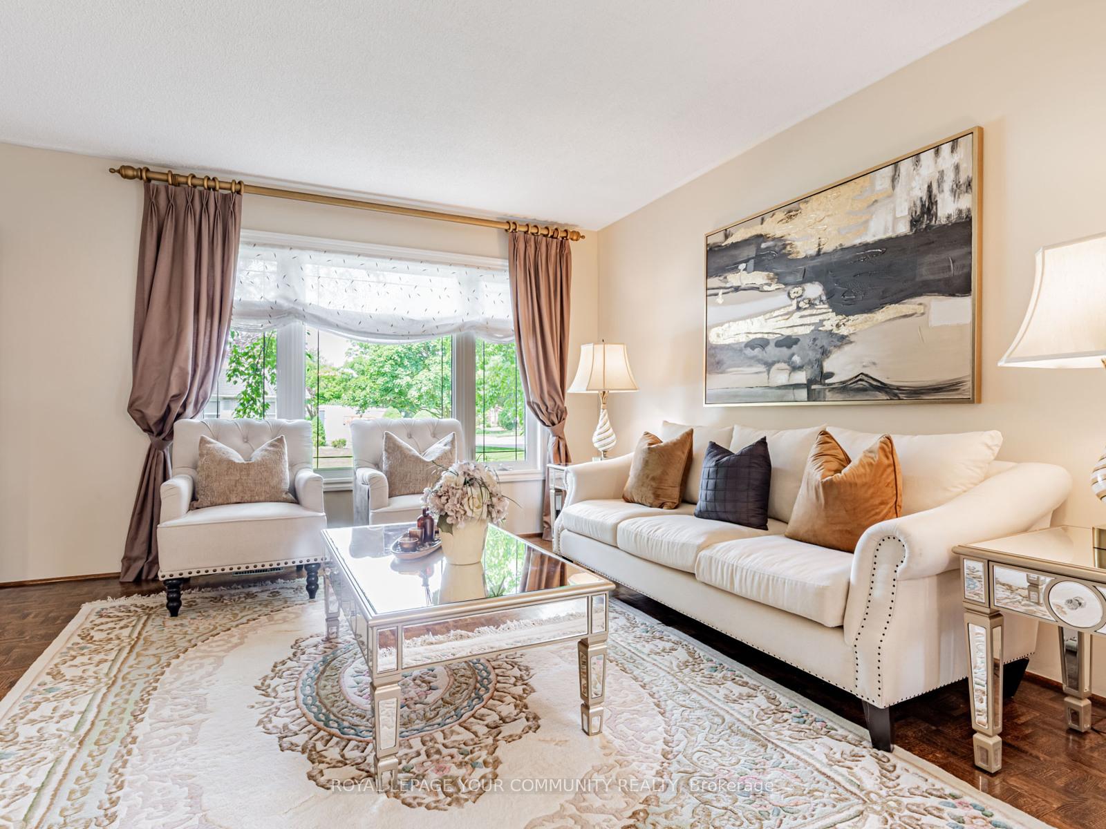 Photo 8 of 186 Romfield Circuit, Markham, Royal Orchard — HOMEH