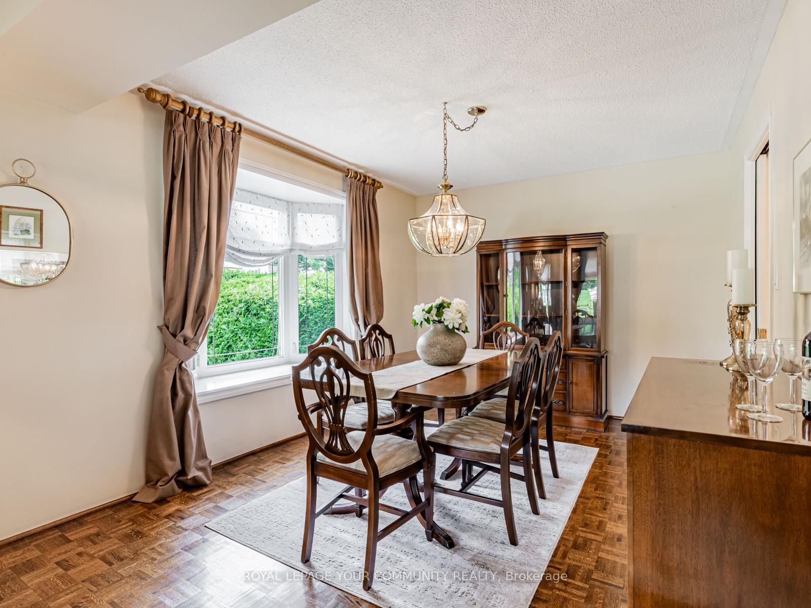 Photo 11 of 186 Romfield Circuit, Markham, Royal Orchard — HOMEH
