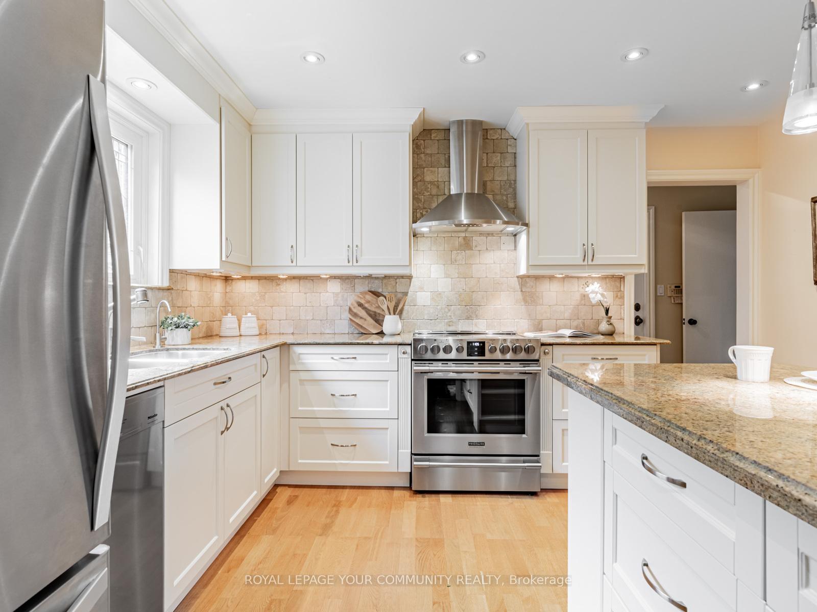 Photo 14 of 186 Romfield Circuit, Markham, Royal Orchard — HOMEH