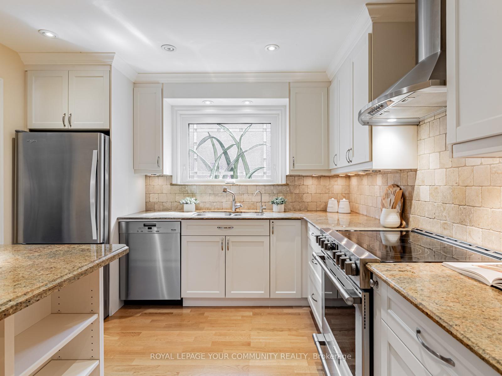 Photo 15 of 186 Romfield Circuit, Markham, Royal Orchard — HOMEH