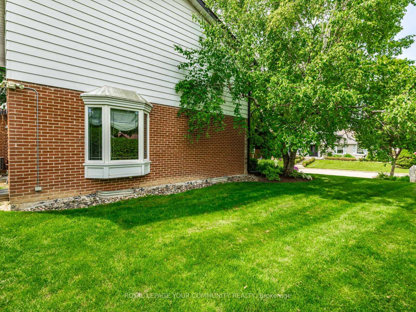 Photo 33 of 186 Romfield Circuit, Markham, Royal Orchard — HOMEH