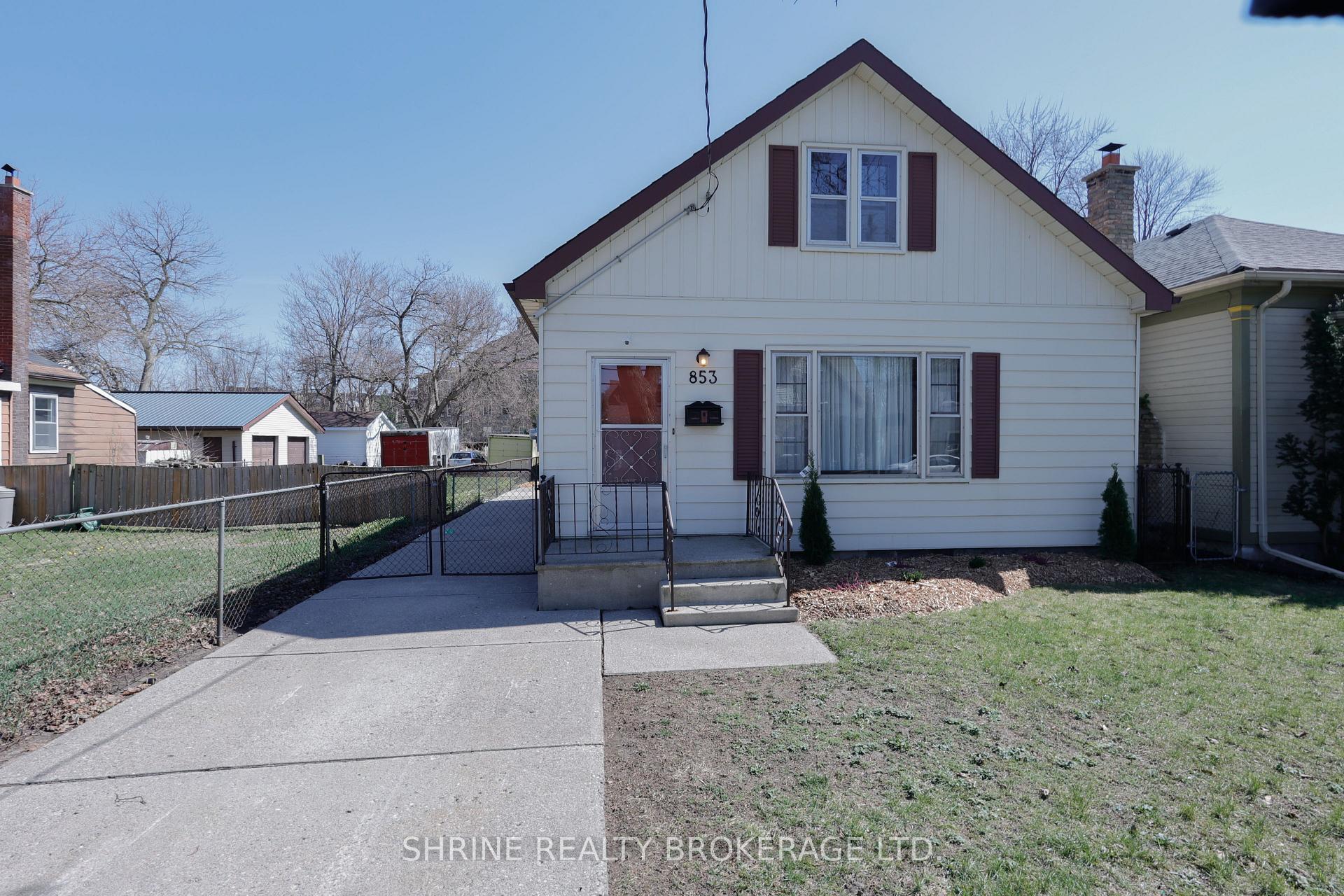 Front of 853 Queens Avenue
