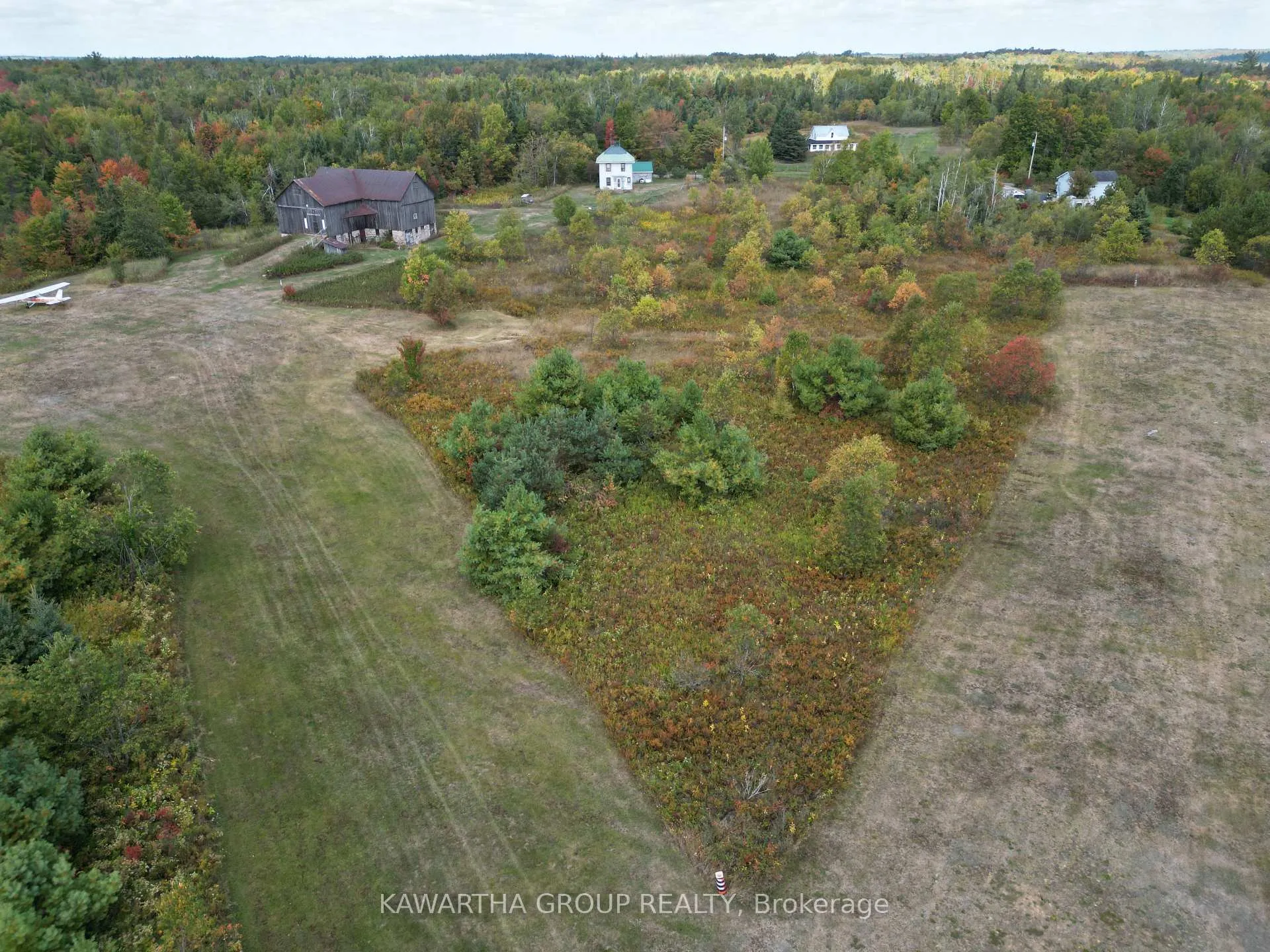 Photo 3 of 1597 Bacon Road W, Minden Hills, Snowdon — HOMEH