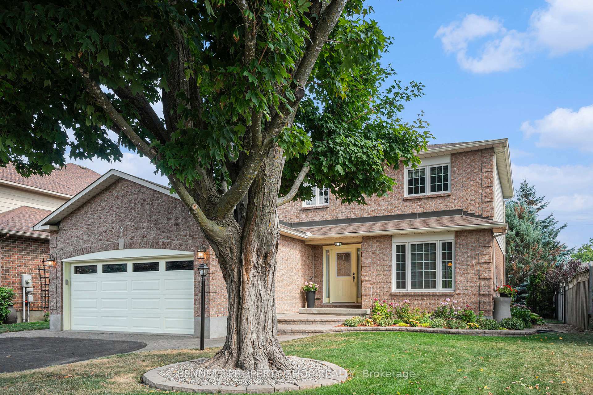 Photo 2 of 35 Windfield Crescent, Ottawa, Kanata - Bridlewood — HOMEH