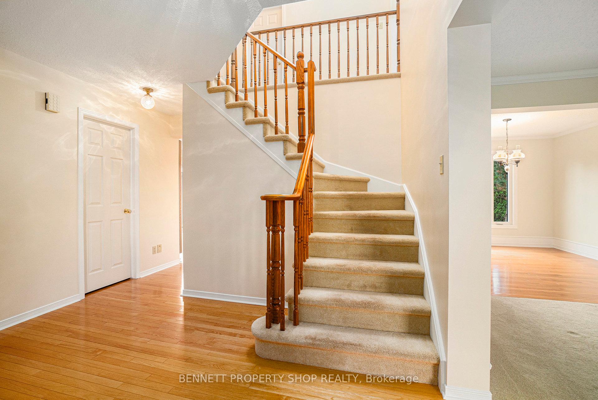 Photo 3 of 35 Windfield Crescent, Ottawa, Kanata - Bridlewood — HOMEH