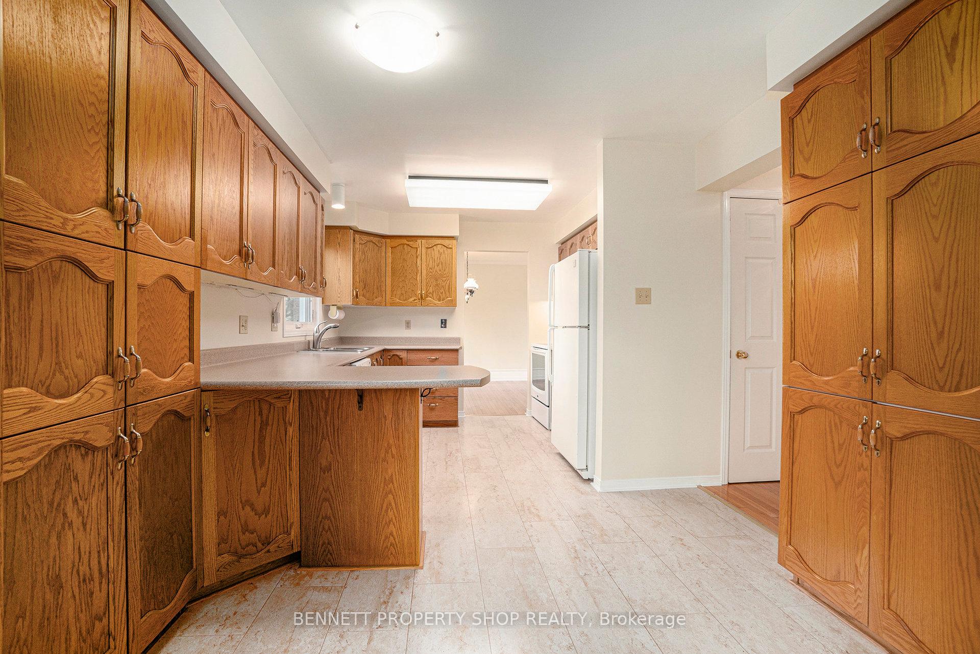 Photo 9 of 35 Windfield Crescent, Ottawa, Kanata - Bridlewood — HOMEH