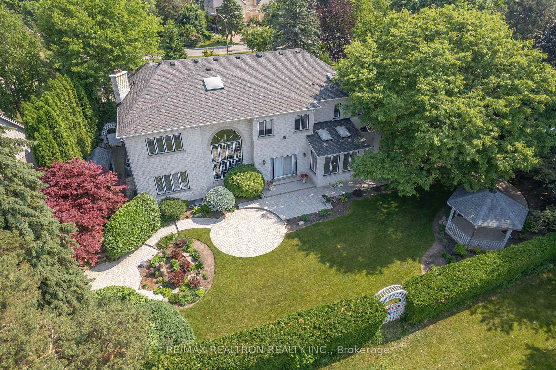 Photo 3 of 23 Fairway Heights Crescent, Markham, Bayview Fairway-Bayview Country Club Estates — HOMEH