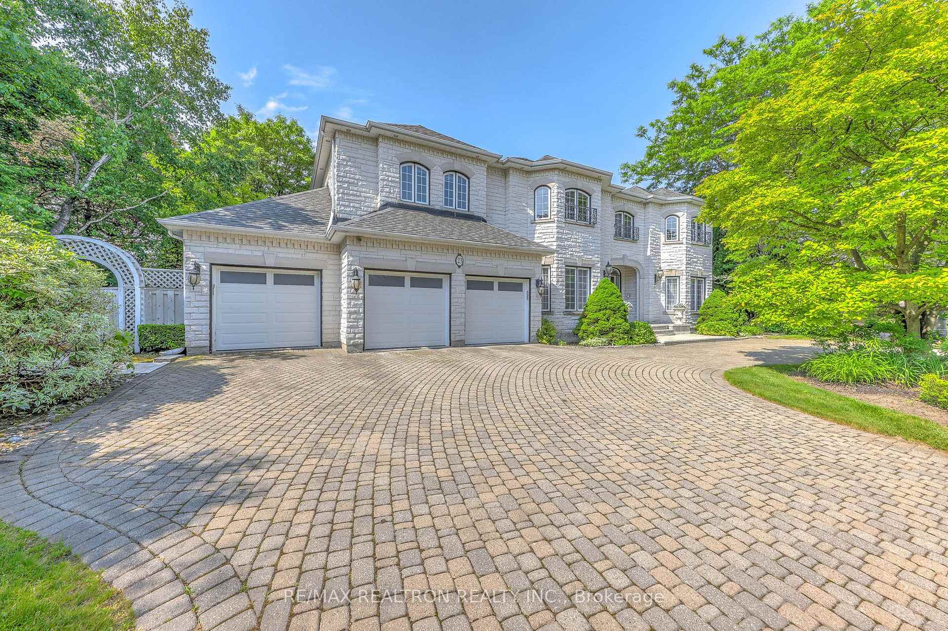 Photo 12 of 23 Fairway Heights Crescent, Markham, Bayview Fairway-Bayview Country Club Estates — HOMEH