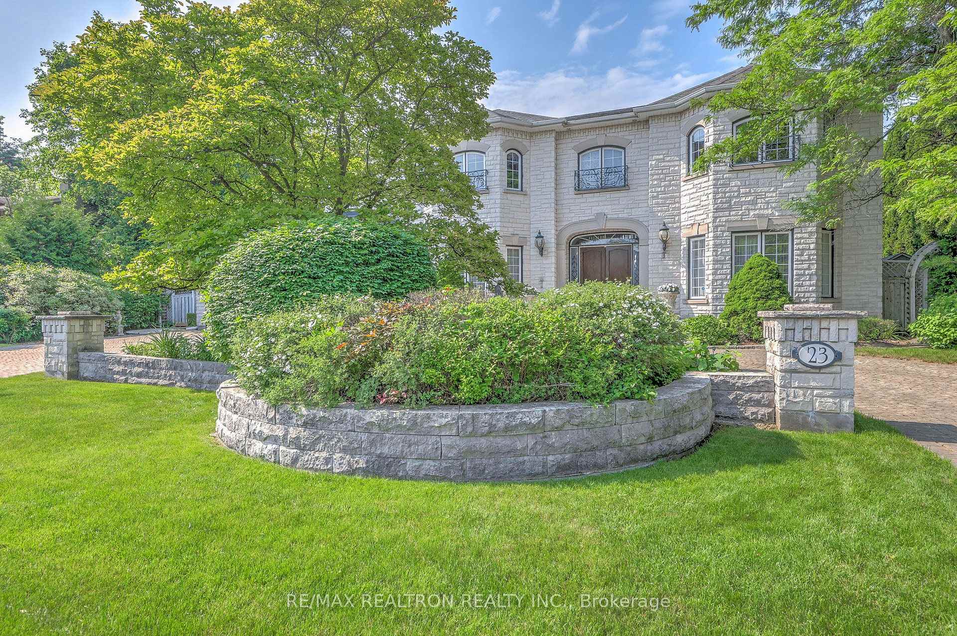 Photo 13 of 23 Fairway Heights Crescent, Markham, Bayview Fairway-Bayview Country Club Estates — HOMEH
