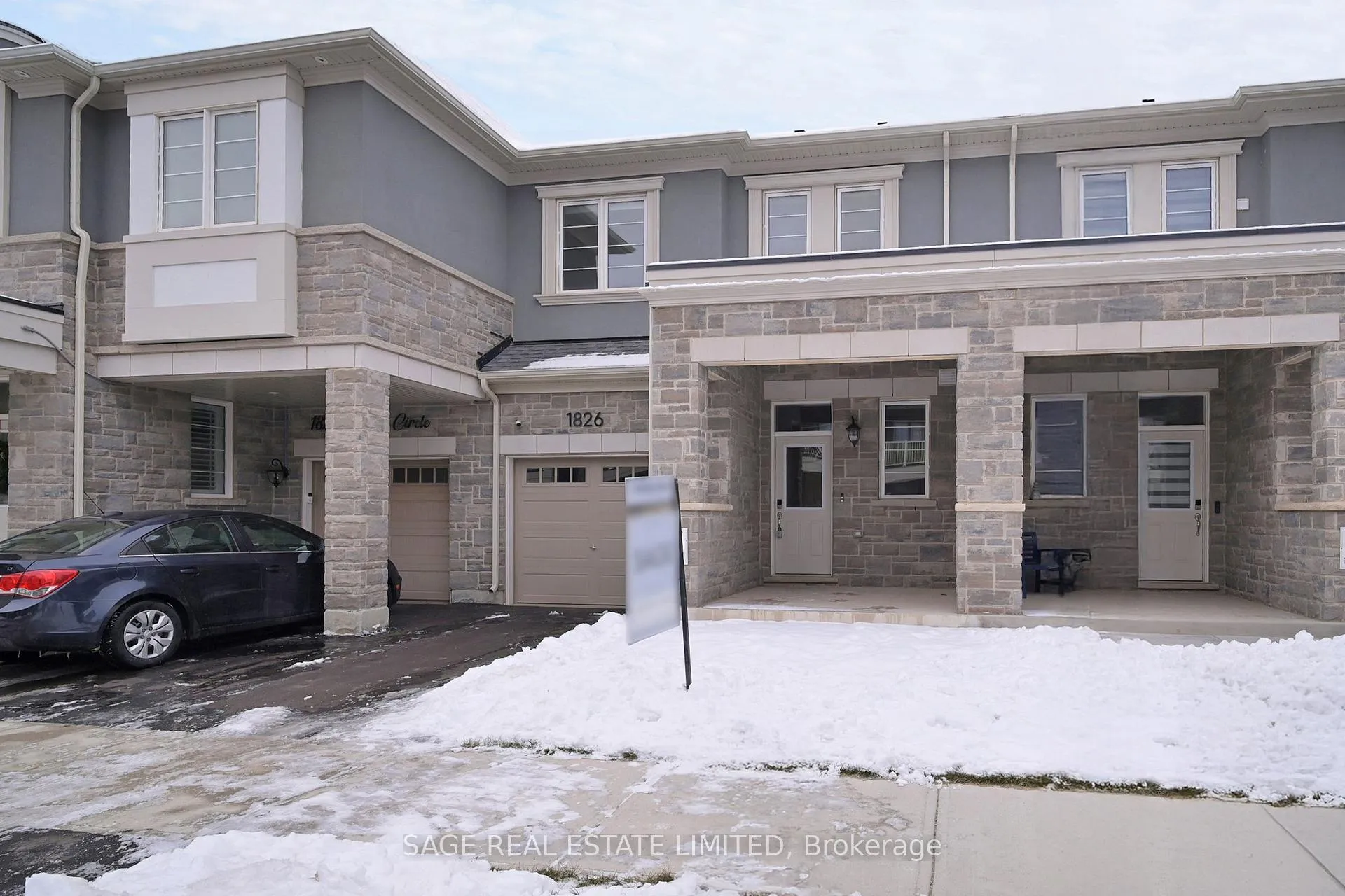 Front of 1826 Thames Circle