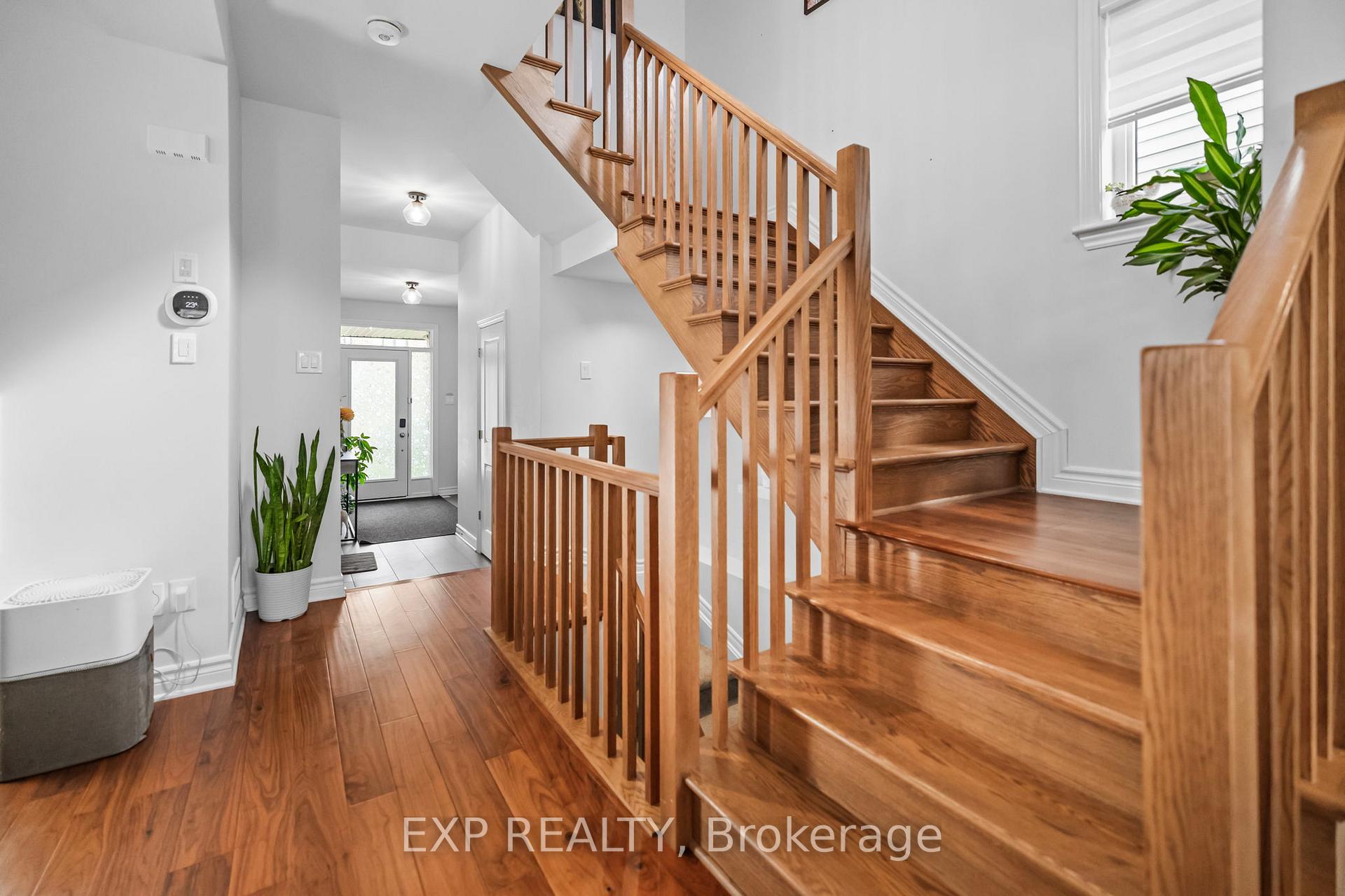 Photo 3 of 84 Palfrey Way, Ottawa, Kanata - Emerald Meadows/Trailwest — HOMEH