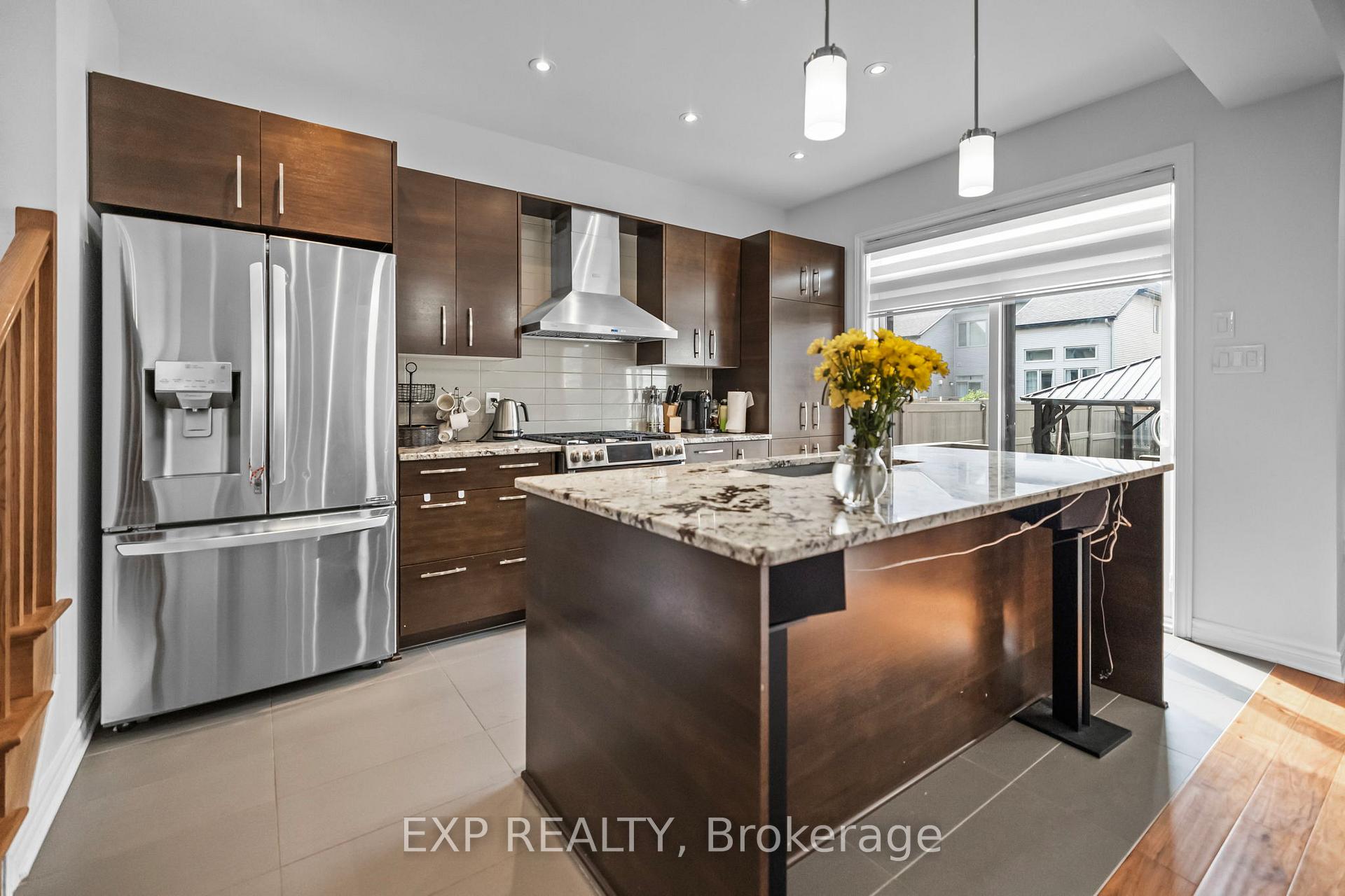 Photo 4 of 84 Palfrey Way, Ottawa, Kanata - Emerald Meadows/Trailwest — HOMEH
