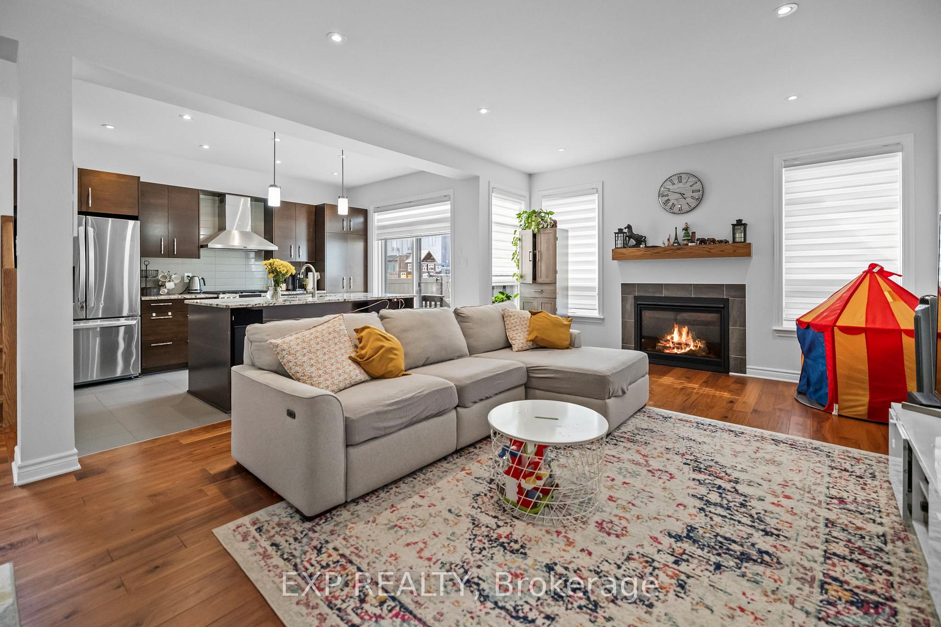 Photo 5 of 84 Palfrey Way, Ottawa, Kanata - Emerald Meadows/Trailwest — HOMEH