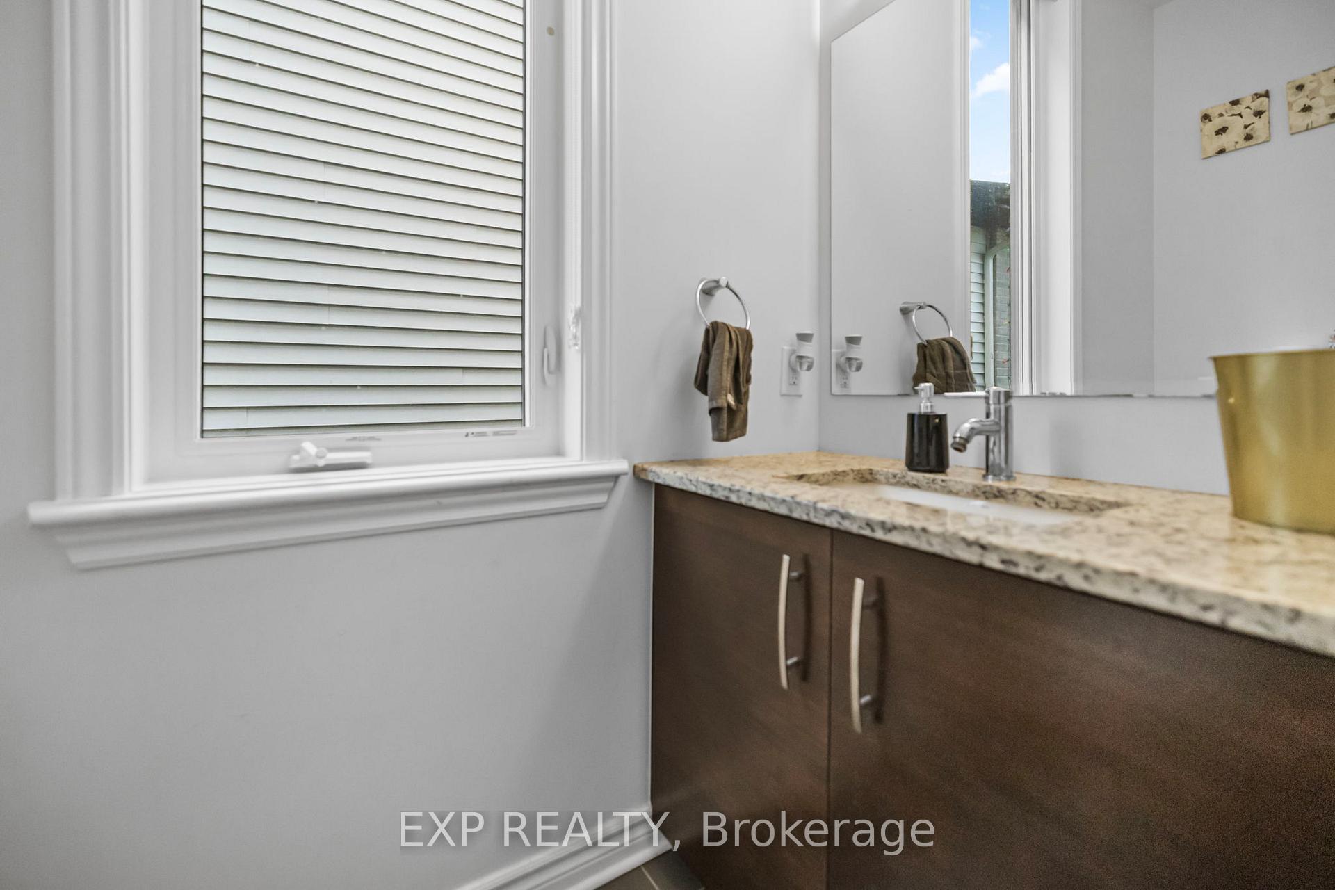 Photo 9 of 84 Palfrey Way, Ottawa, Kanata - Emerald Meadows/Trailwest — HOMEH