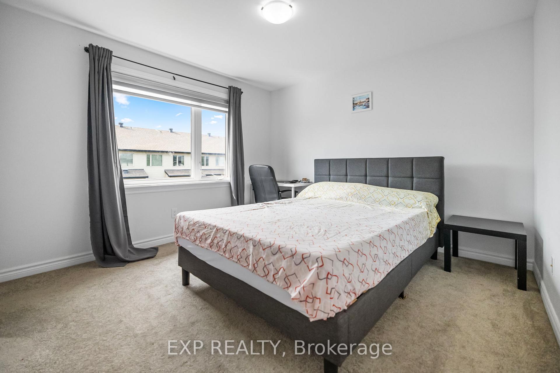 Photo 11 of 84 Palfrey Way, Ottawa, Kanata - Emerald Meadows/Trailwest — HOMEH