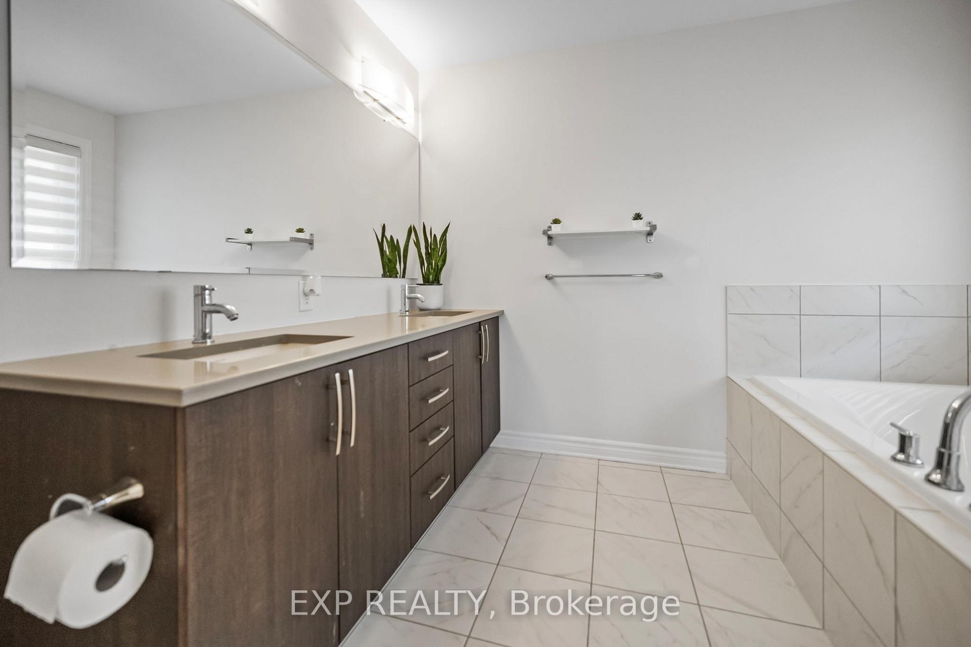 Photo 14 of 84 Palfrey Way, Ottawa, Kanata - Emerald Meadows/Trailwest — HOMEH