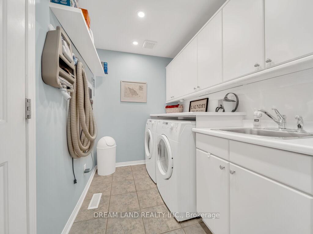 Photo 2 of 90 Red Ash Drive, Markham, Legacy — HOMEH